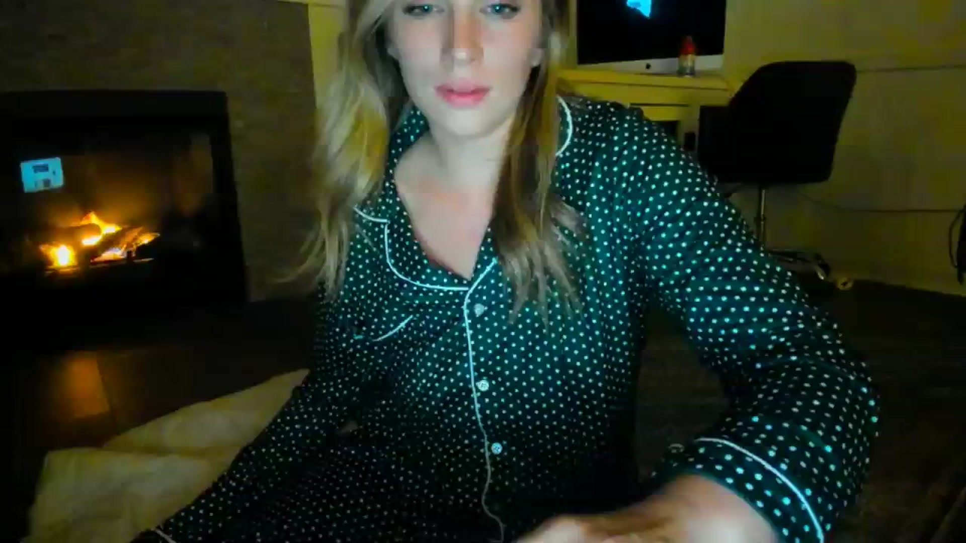 Gallery image thumbnail from adrey_'s myfreecams stream on, 12/12/2023, 04:48 image 1 of 20