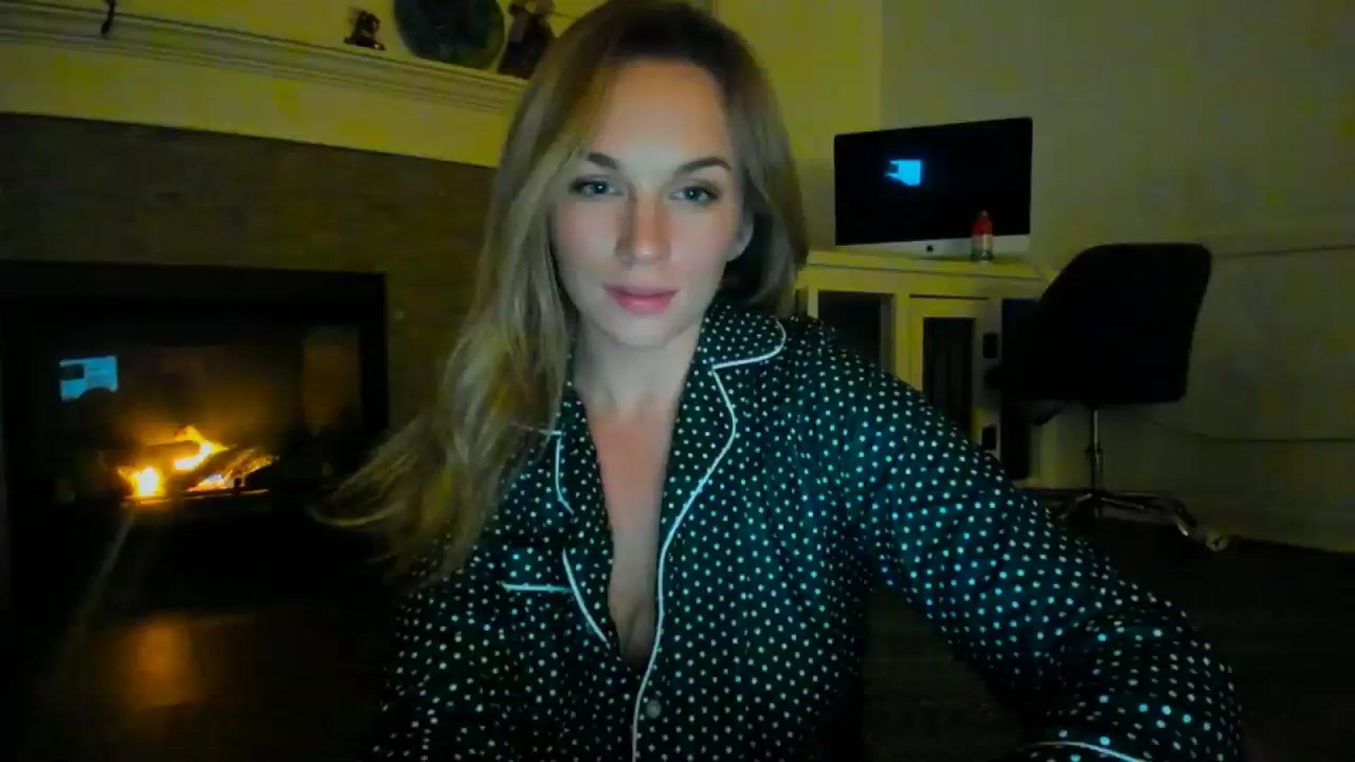 Gallery image thumbnail from adrey_'s myfreecams stream on, 12/12/2023, 05:47 image 15 of 20