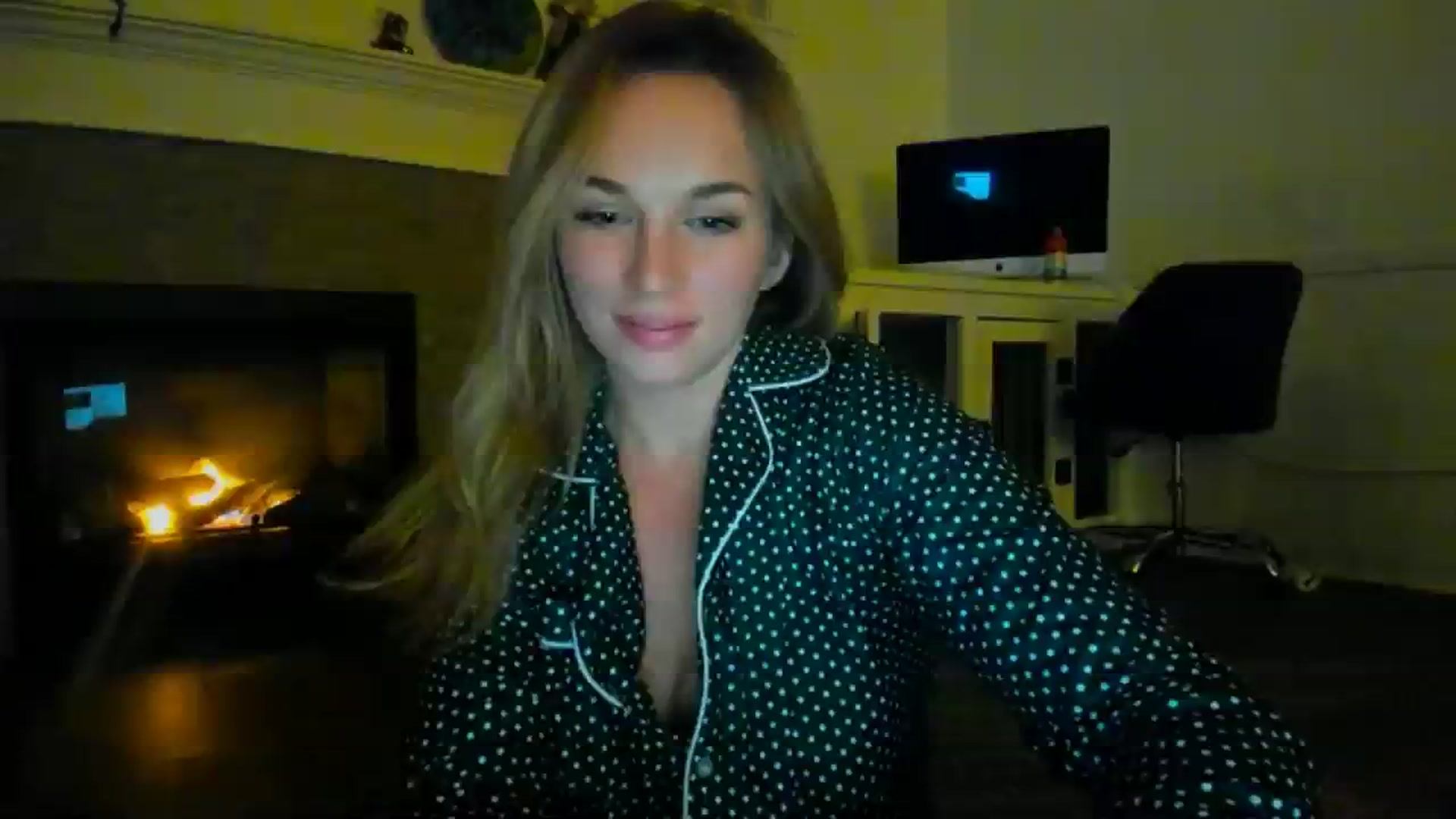 Gallery image thumbnail from adrey_'s myfreecams stream on, 12/12/2023, 05:47 image 14 of 20