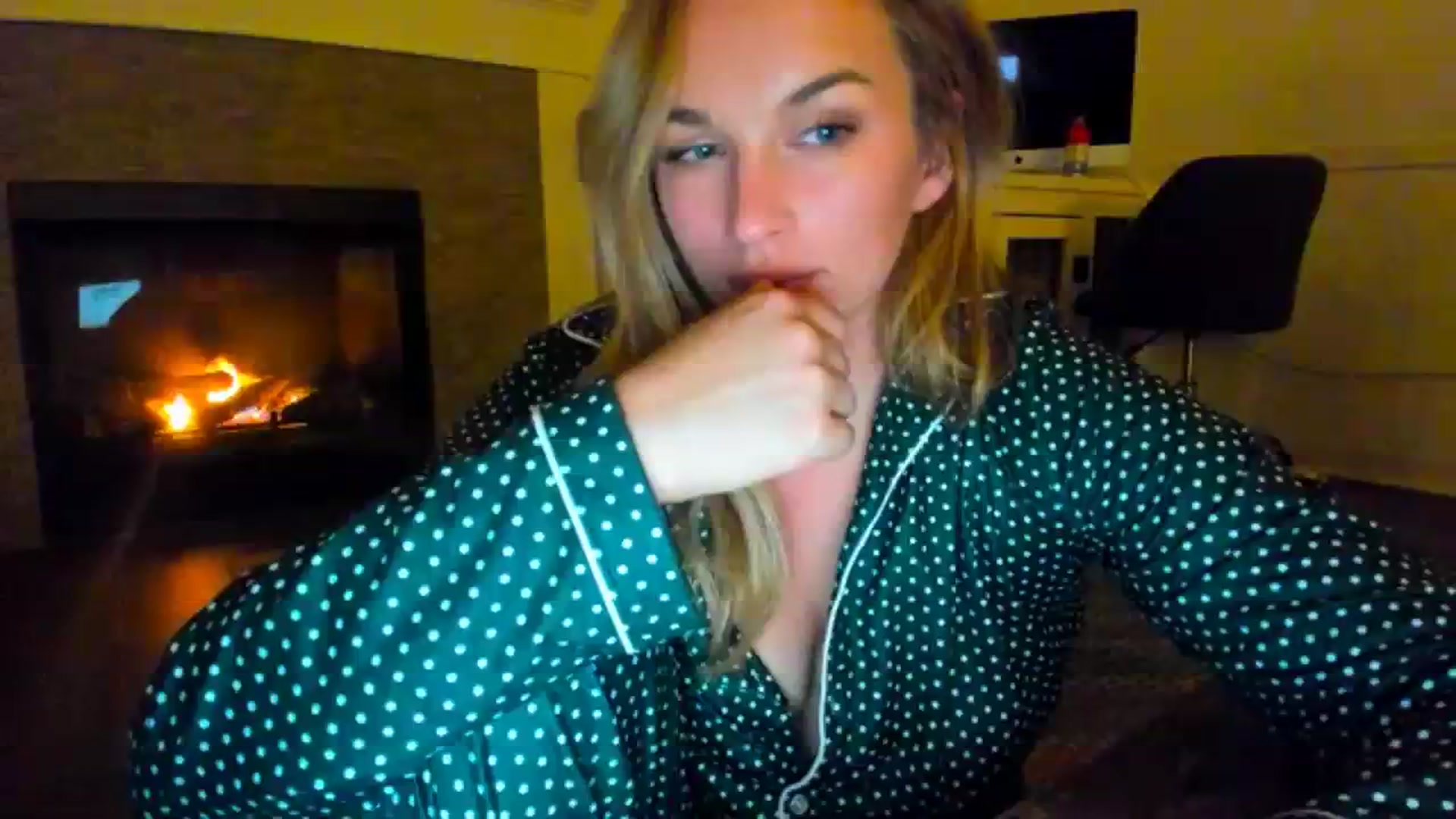 Gallery image thumbnail from adrey_'s myfreecams stream on, 12/12/2023, 05:47 image 5 of 20