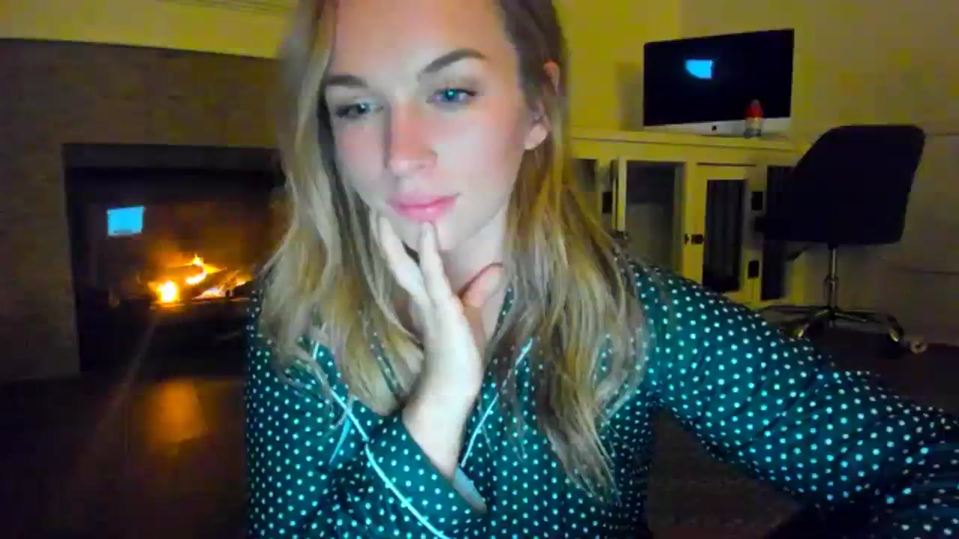 Gallery image thumbnail from adrey_'s myfreecams stream on, 12/12/2023, 05:47 image 7 of 20