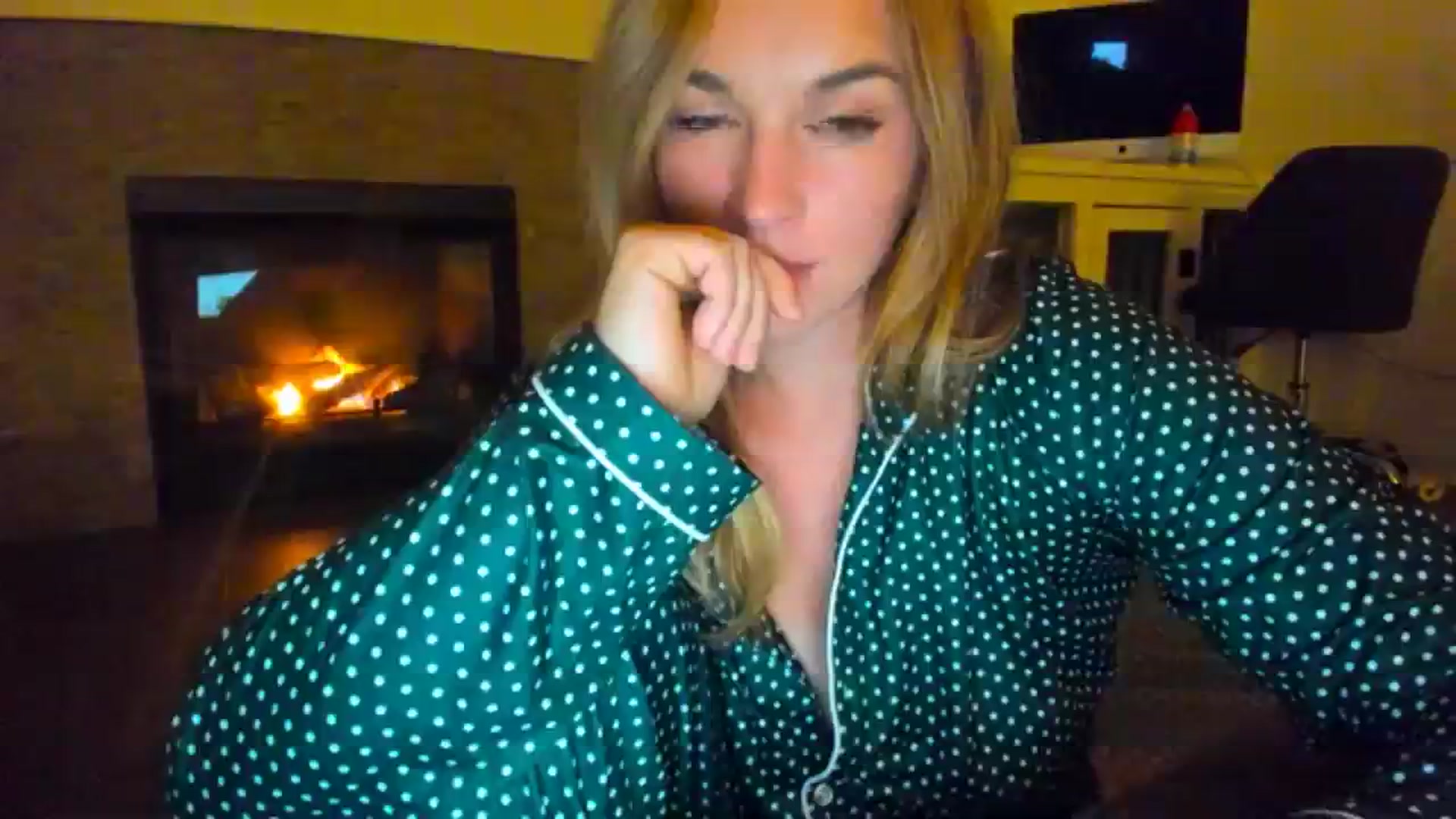 Gallery image thumbnail from adrey_'s myfreecams stream on, 12/12/2023, 05:47 image 3 of 20