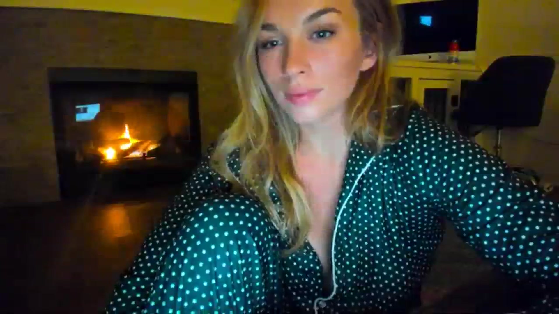 Gallery image thumbnail from adrey_'s myfreecams stream on, 12/12/2023, 05:47 image 4 of 20