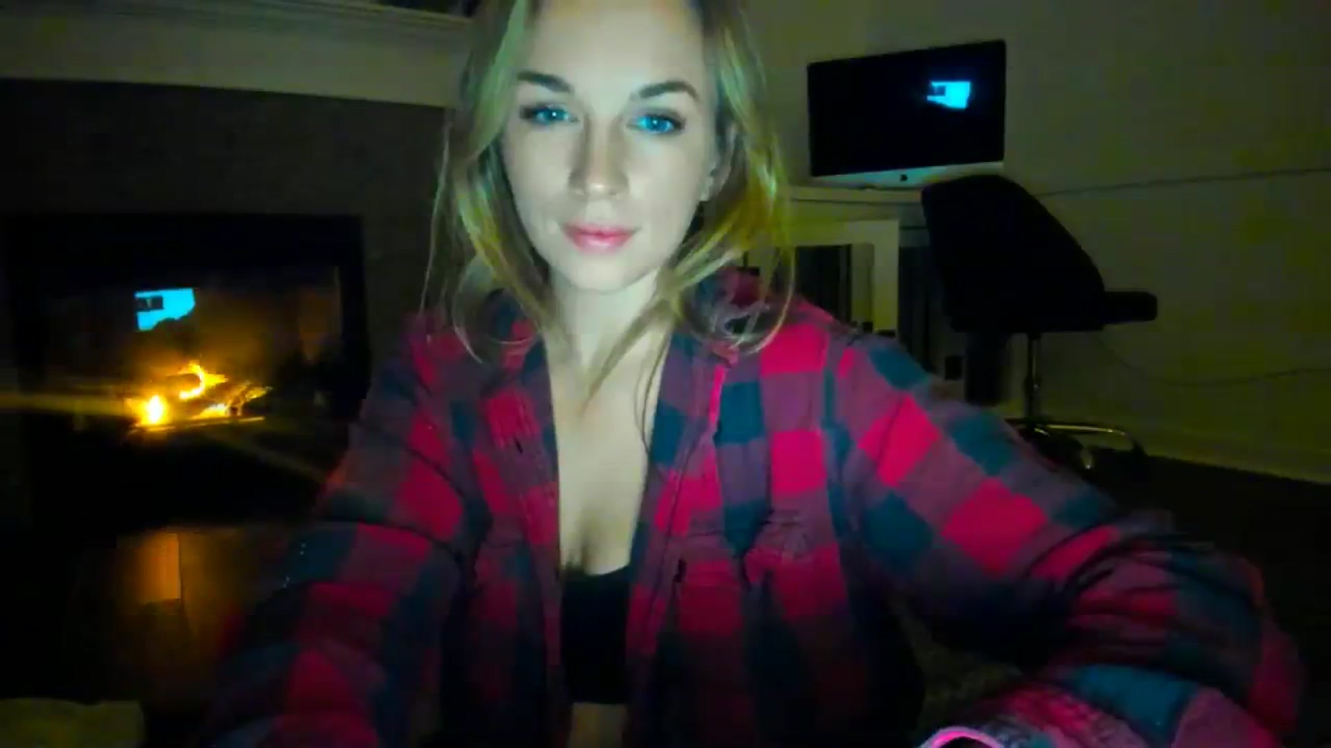 Gallery image thumbnail from adrey_'s myfreecams stream on, 12/14/2023, 05:09 image 8 of 20