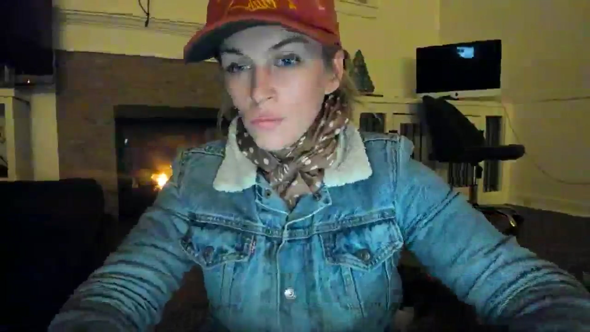 Gallery image thumbnail from adrey_'s myfreecams stream on, 12/17/2023, 03:13 image 2 of 20