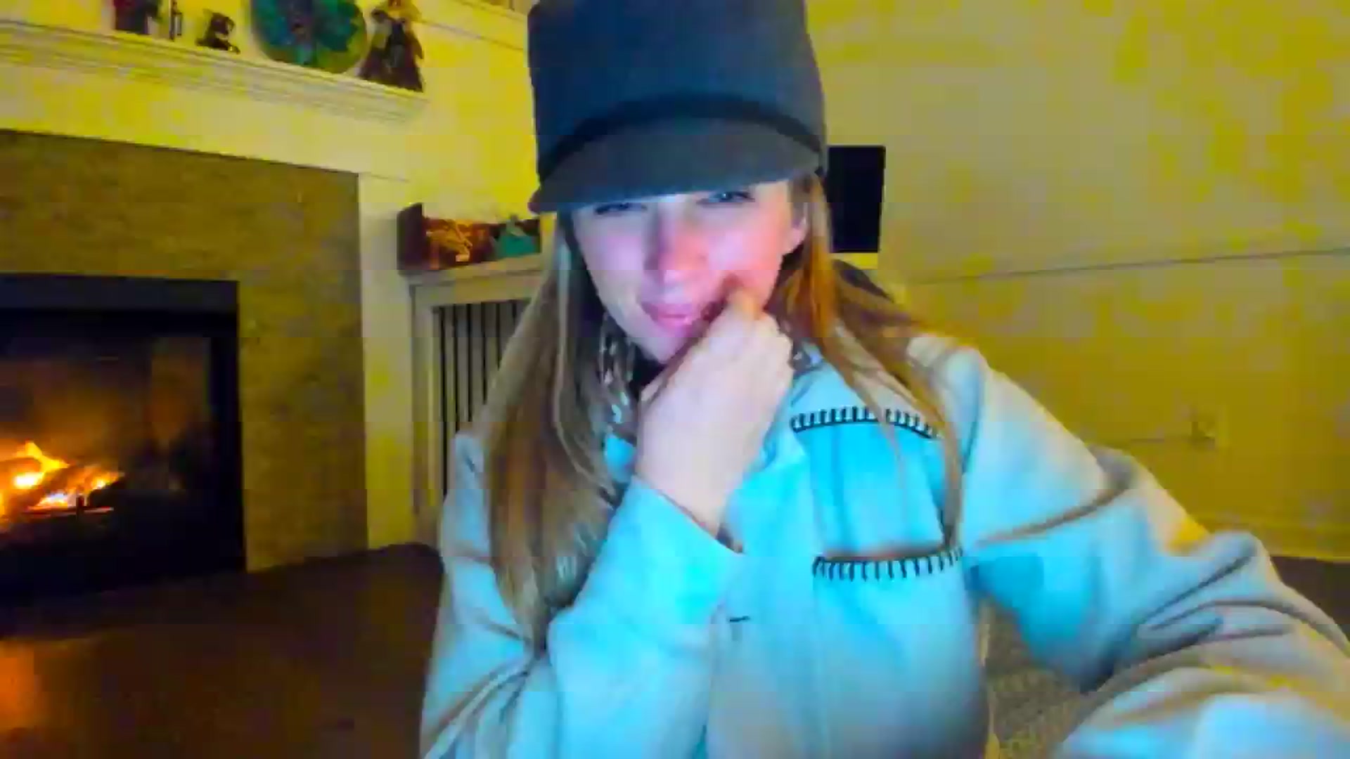 Gallery image thumbnail from adrey_'s myfreecams stream on, 12/23/2023, 05:56 image 10 of 20