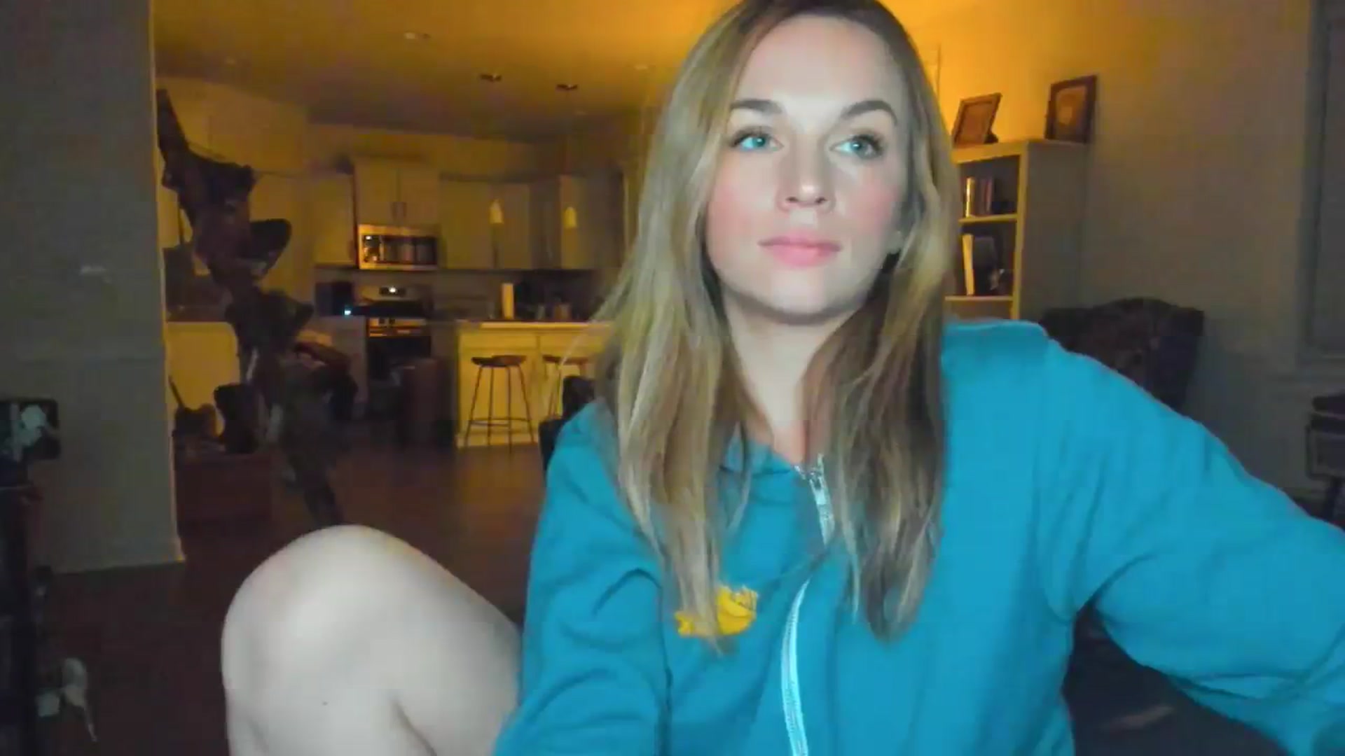 Gallery image thumbnail from adrey_'s myfreecams stream on, 12/24/2023, 04:33 image 17 of 20