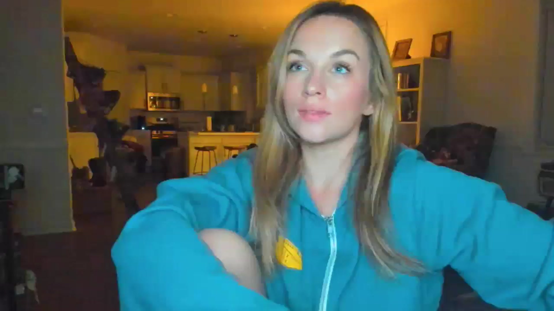 Gallery image thumbnail from adrey_'s myfreecams stream on, 12/24/2023, 04:33 image 10 of 20