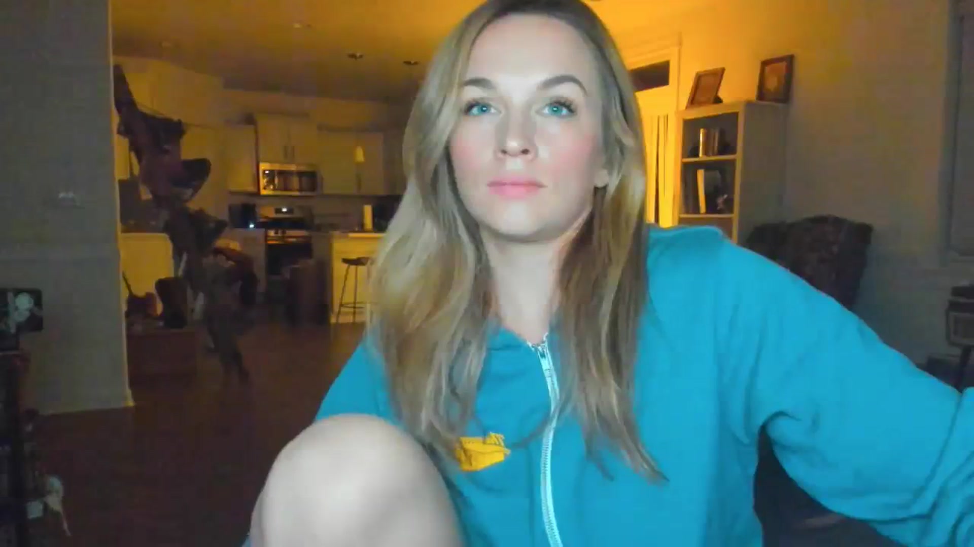 Gallery image thumbnail from adrey_'s myfreecams stream on, 12/24/2023, 04:33 image 12 of 20