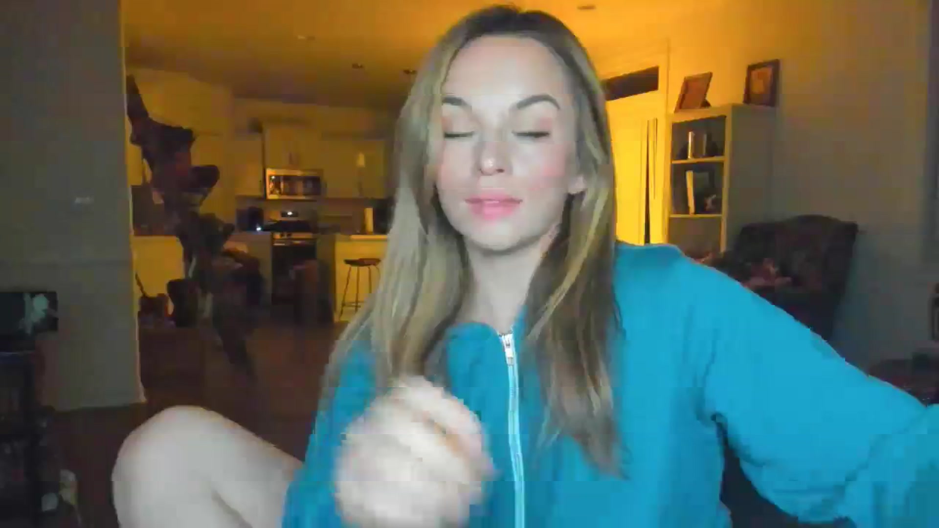 Gallery image thumbnail from adrey_'s myfreecams stream on, 12/24/2023, 04:33 image 6 of 20