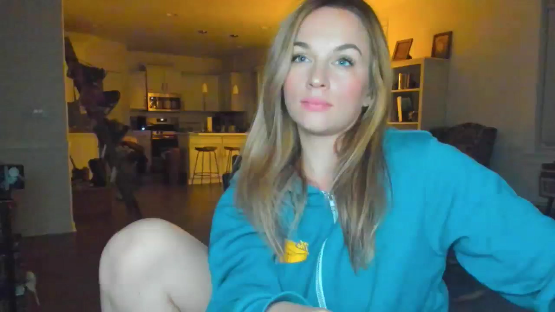 Gallery image thumbnail from adrey_'s myfreecams stream on, 12/24/2023, 04:33 image 14 of 20