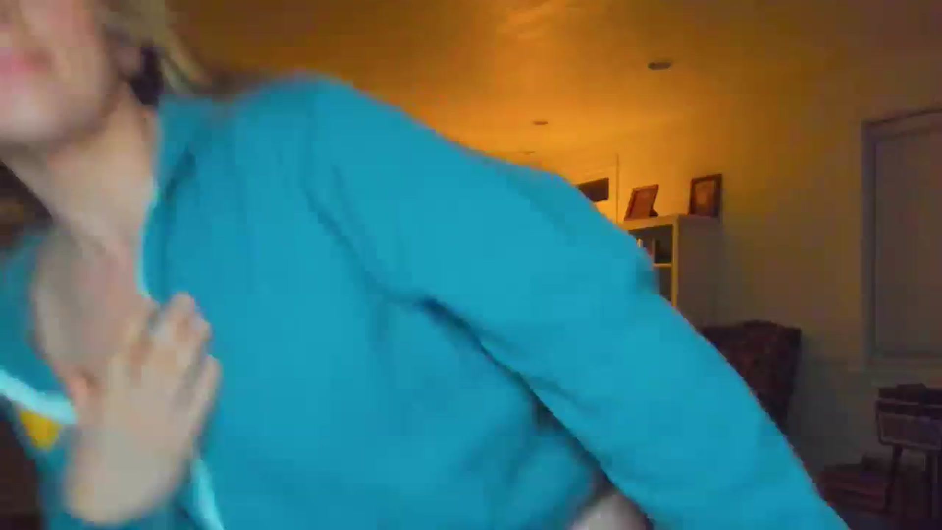 Gallery image thumbnail from adrey_'s myfreecams stream on, 12/24/2023, 05:00 image 2 of 20