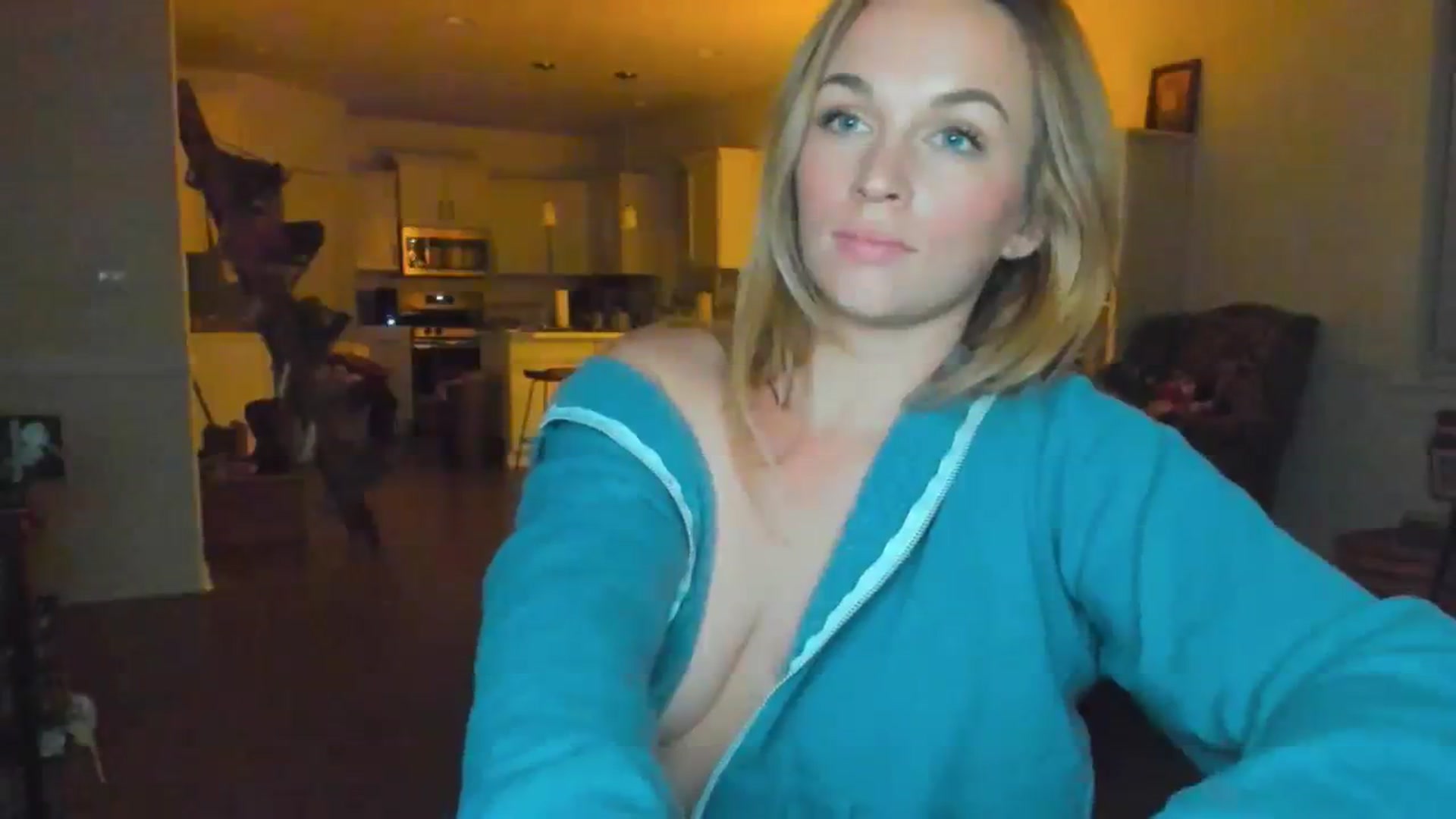 Gallery image thumbnail from adrey_'s myfreecams stream on, 12/24/2023, 06:12 image 2 of 20