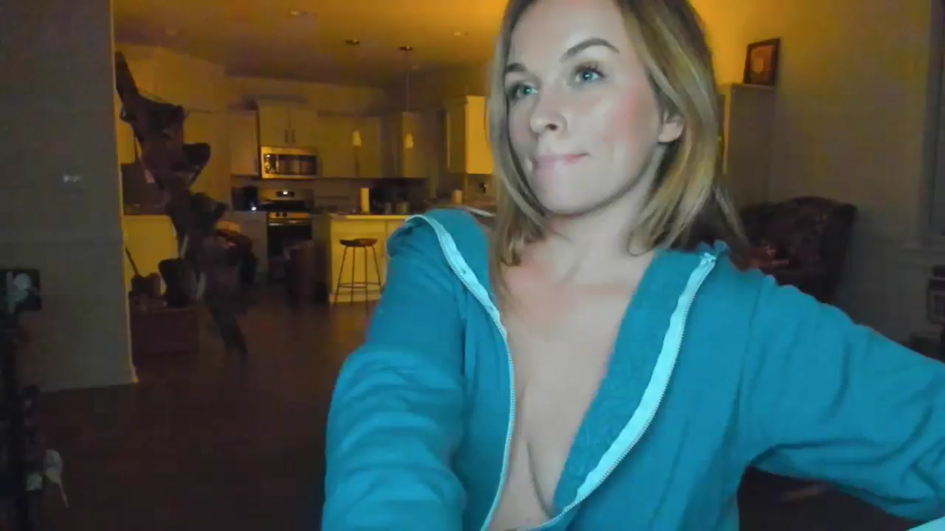 Gallery image thumbnail from adrey_'s myfreecams stream on, 12/24/2023, 06:12 image 1 of 20