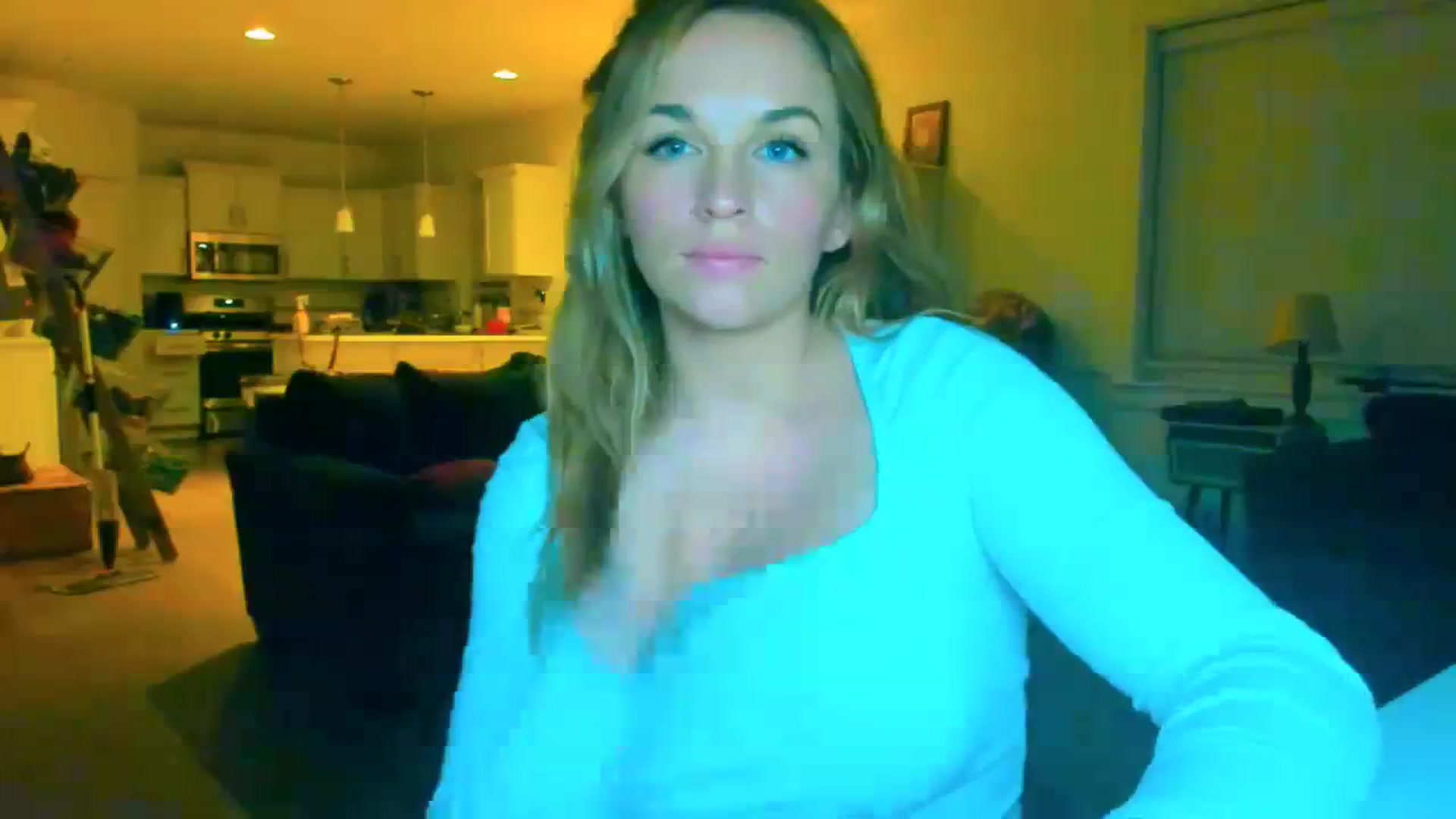 Gallery image thumbnail from adrey_'s myfreecams stream on, 12/28/2023, 04:19 image 4 of 20