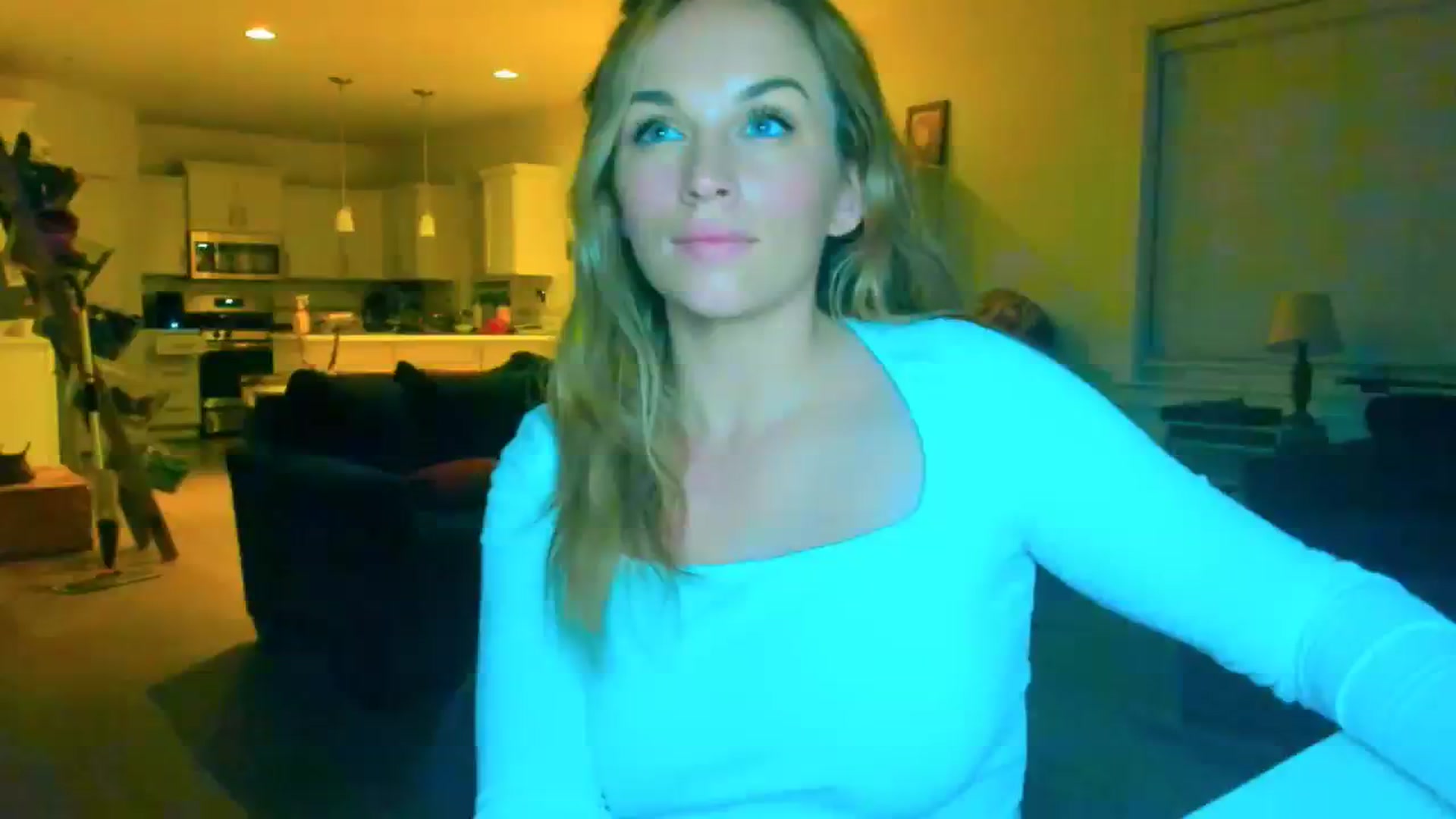 Gallery image thumbnail from adrey_'s myfreecams stream on, 12/28/2023, 04:19 image 1 of 20