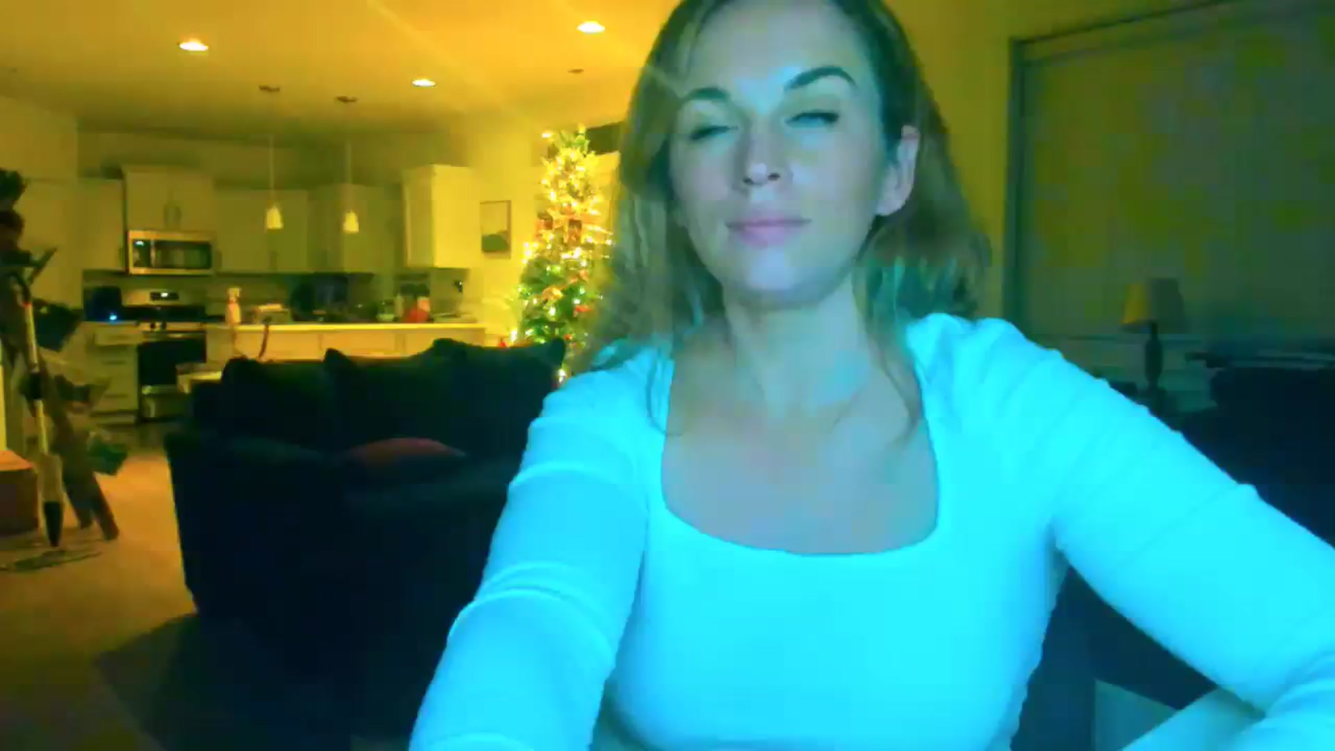 Gallery image thumbnail from adrey_'s myfreecams stream on, 12/28/2023, 04:57 image 19 of 20
