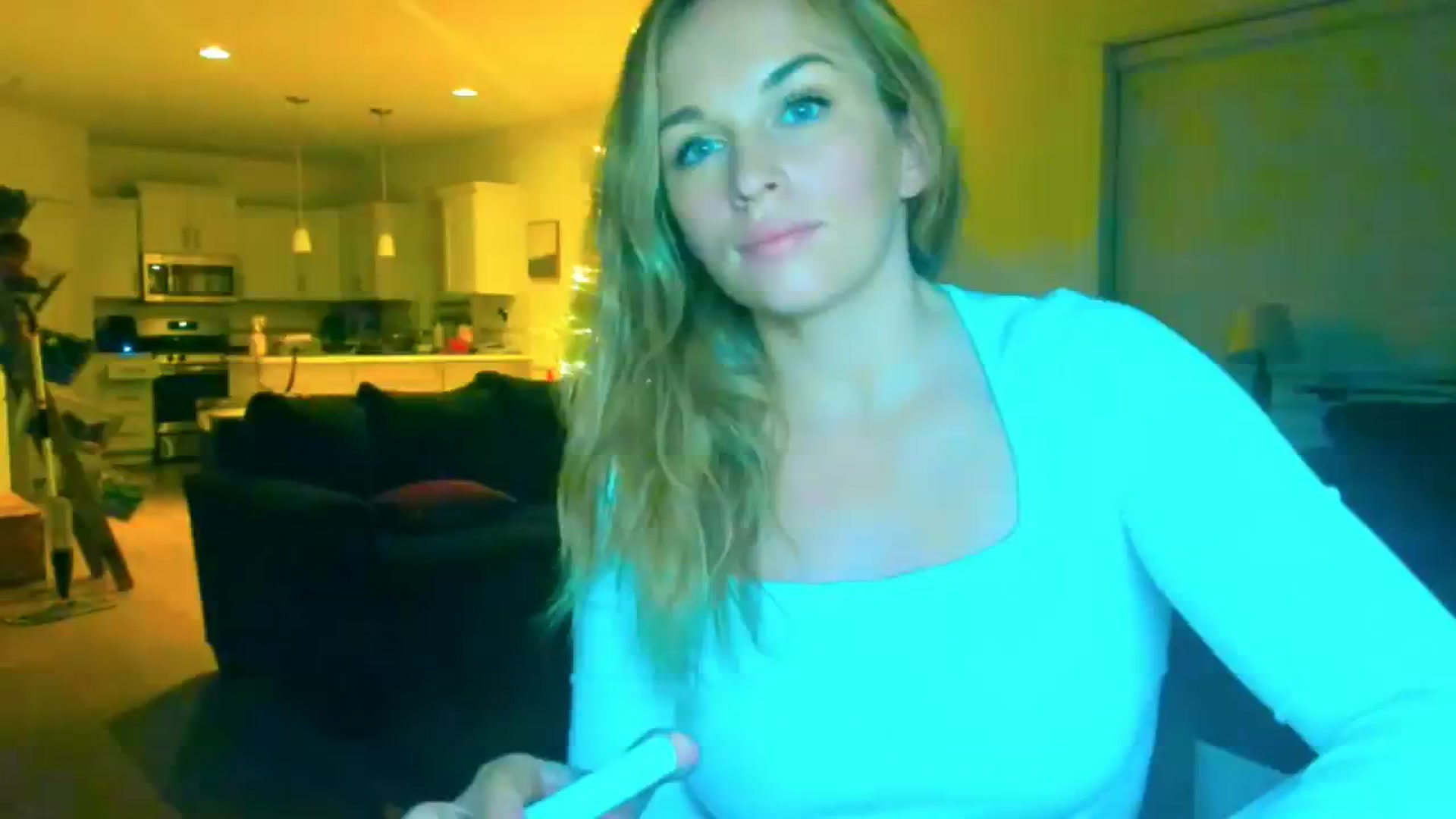 Gallery image thumbnail from adrey_'s myfreecams stream on, 12/28/2023, 04:57 image 15 of 20