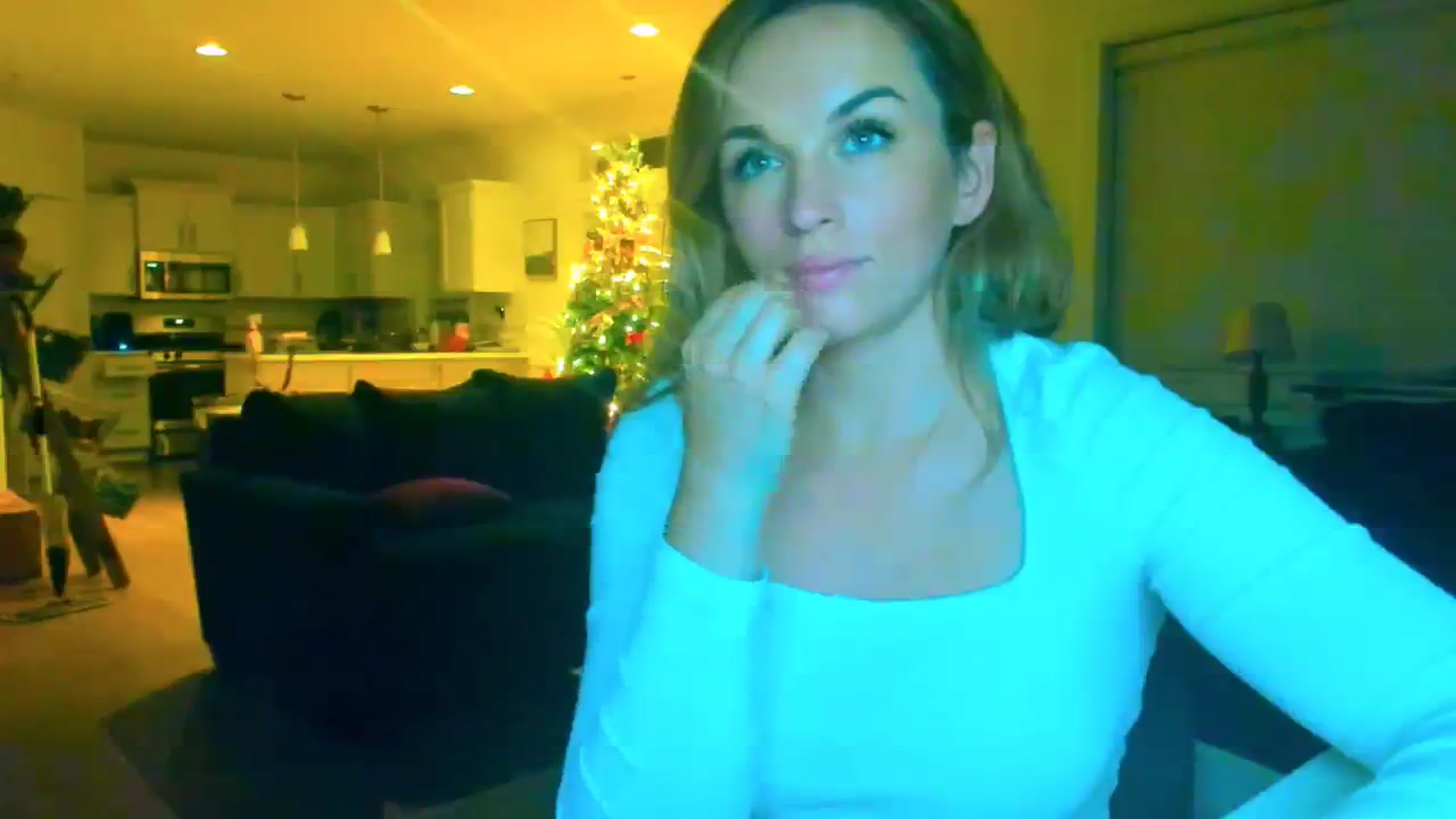 Gallery image thumbnail from adrey_'s myfreecams stream on, 12/28/2023, 04:57 image 18 of 20