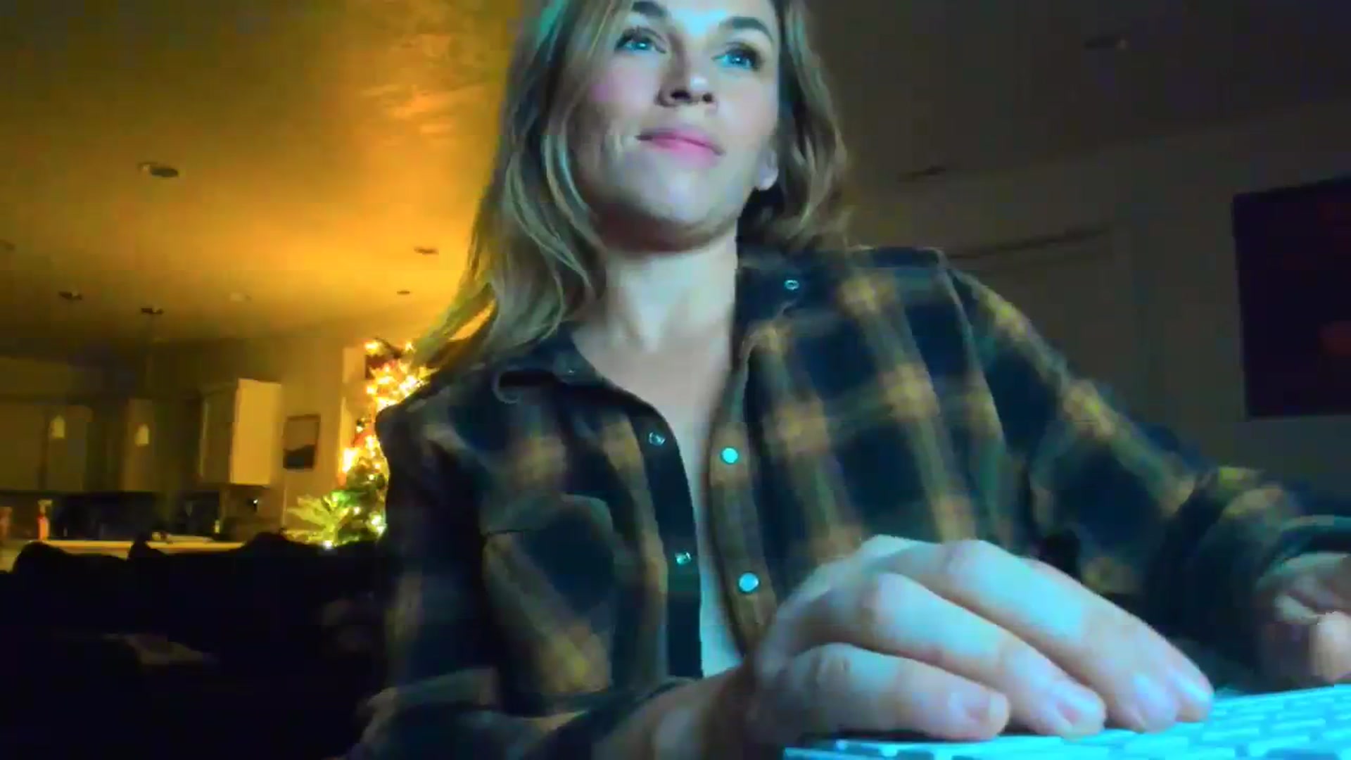 Gallery image thumbnail from adrey_'s myfreecams stream on, 12/30/2023, 05:29 image 8 of 20