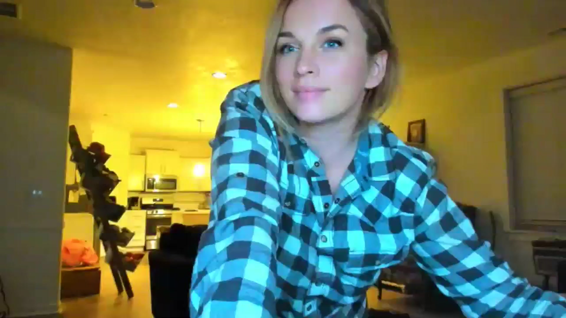 Gallery image thumbnail from adrey_'s myfreecams stream on, 01/09/2024, 04:45 image 10 of 20