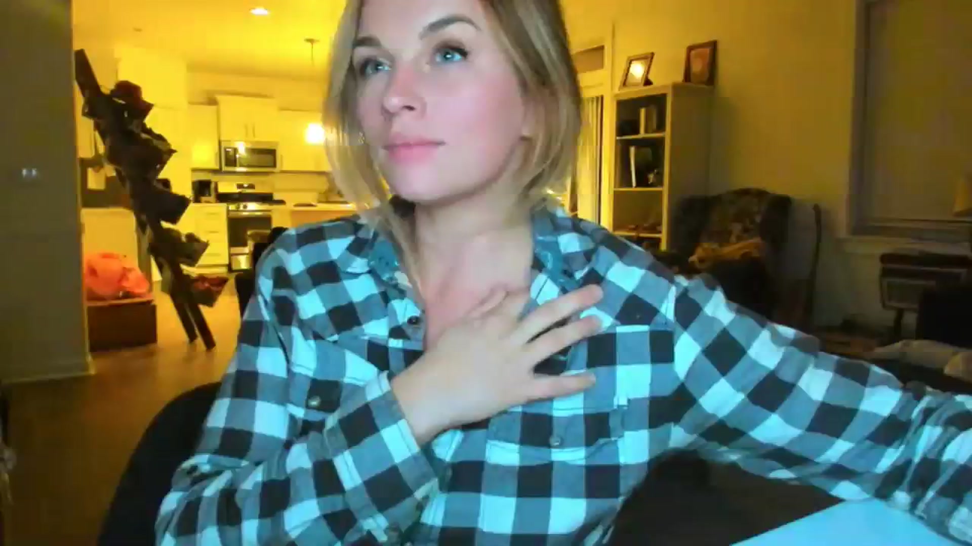Gallery image thumbnail from adrey_'s myfreecams stream on, 01/09/2024, 04:45 image 13 of 20