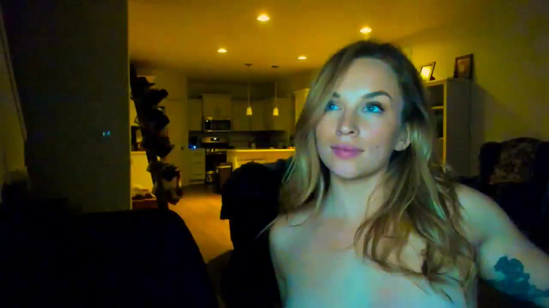 Gallery image thumbnail from adrey_'s myfreecams stream on, 02/13/2024, 07:01 image 13 of 20