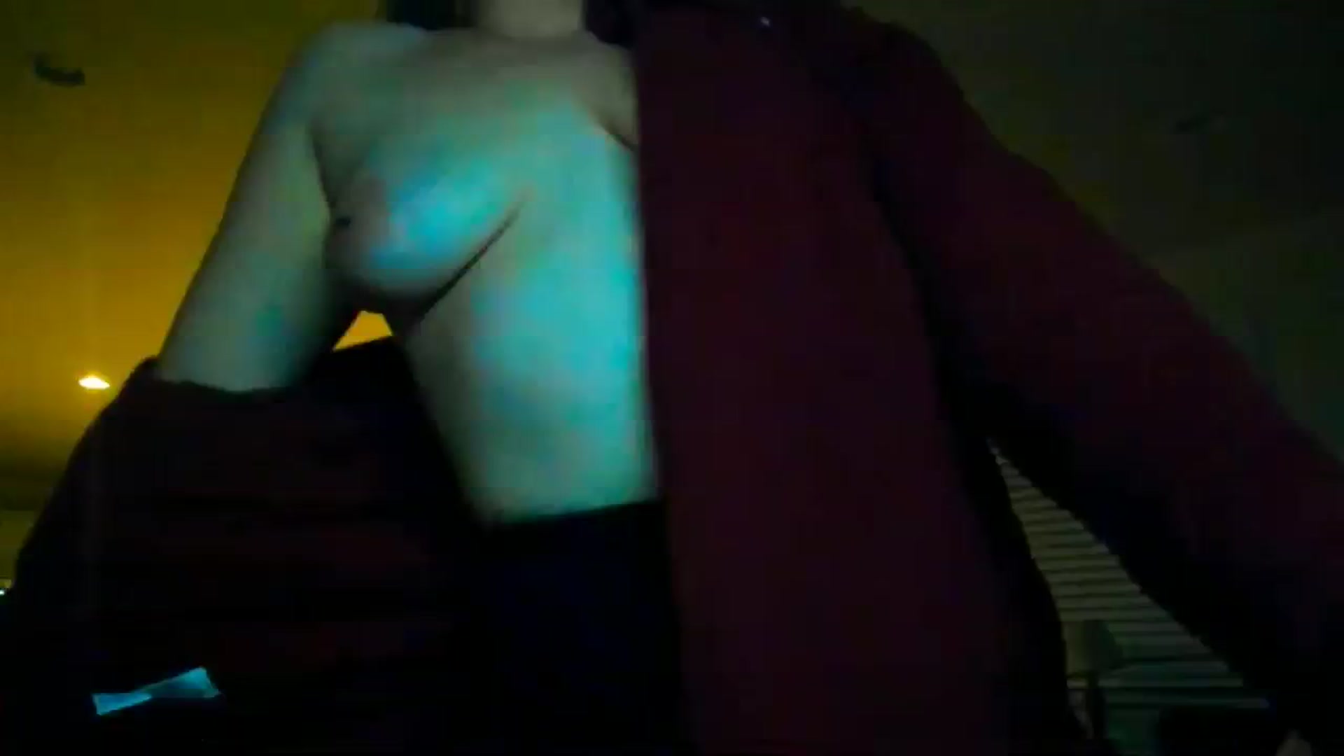 Gallery image thumbnail from adrey_'s myfreecams stream on, 02/19/2024, 04:31 image 10 of 20