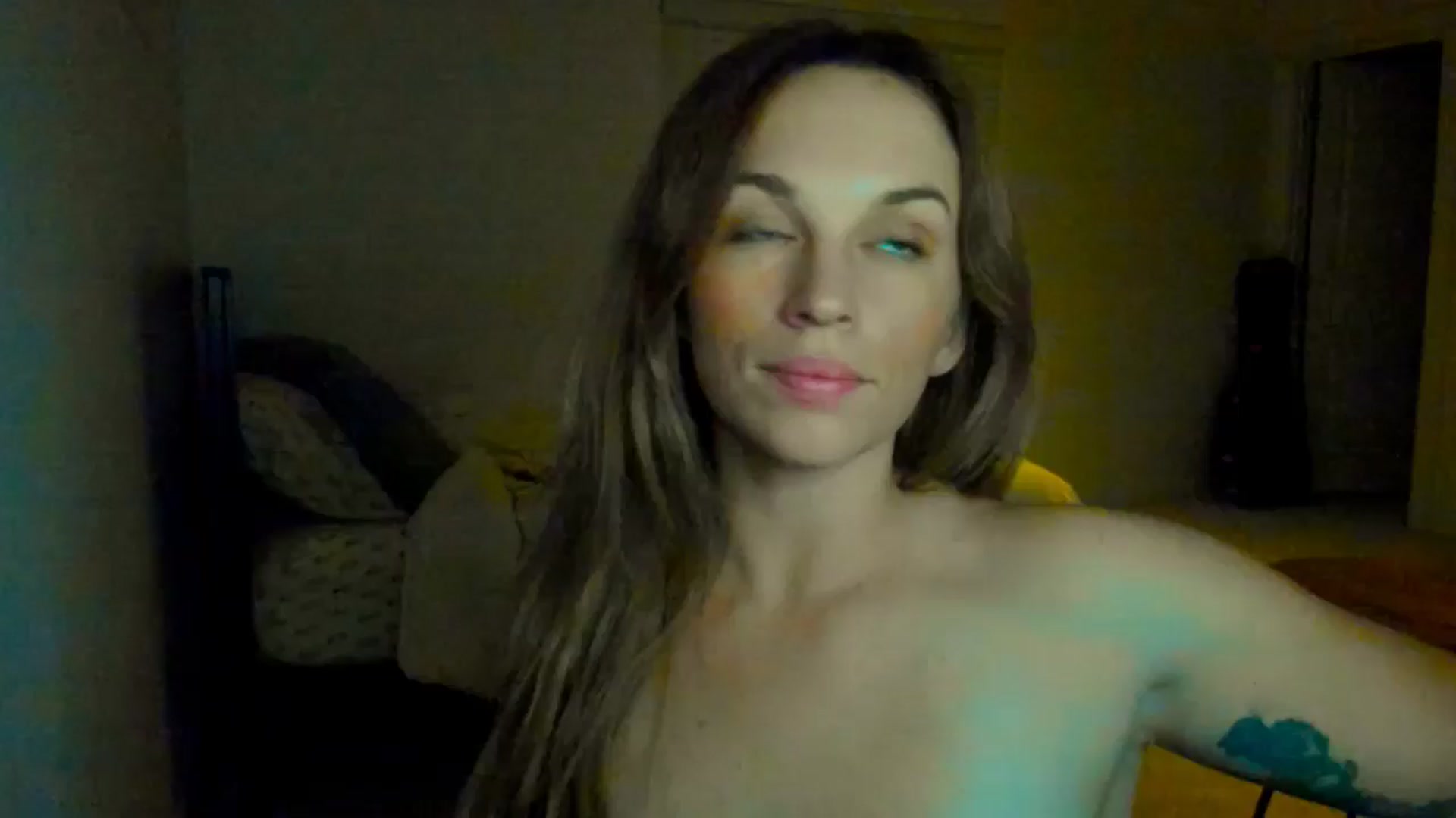 Gallery image thumbnail from adrey_'s myfreecams stream on, 11/23/2024, 06:45 image 17 of 20