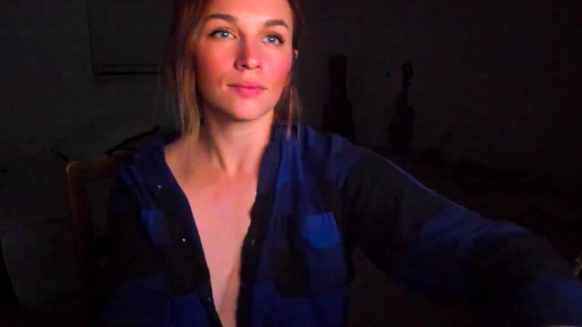 Gallery image thumbnail from adrey_'s myfreecams stream on, 12/22/2024, 04:50 image 18 of 20