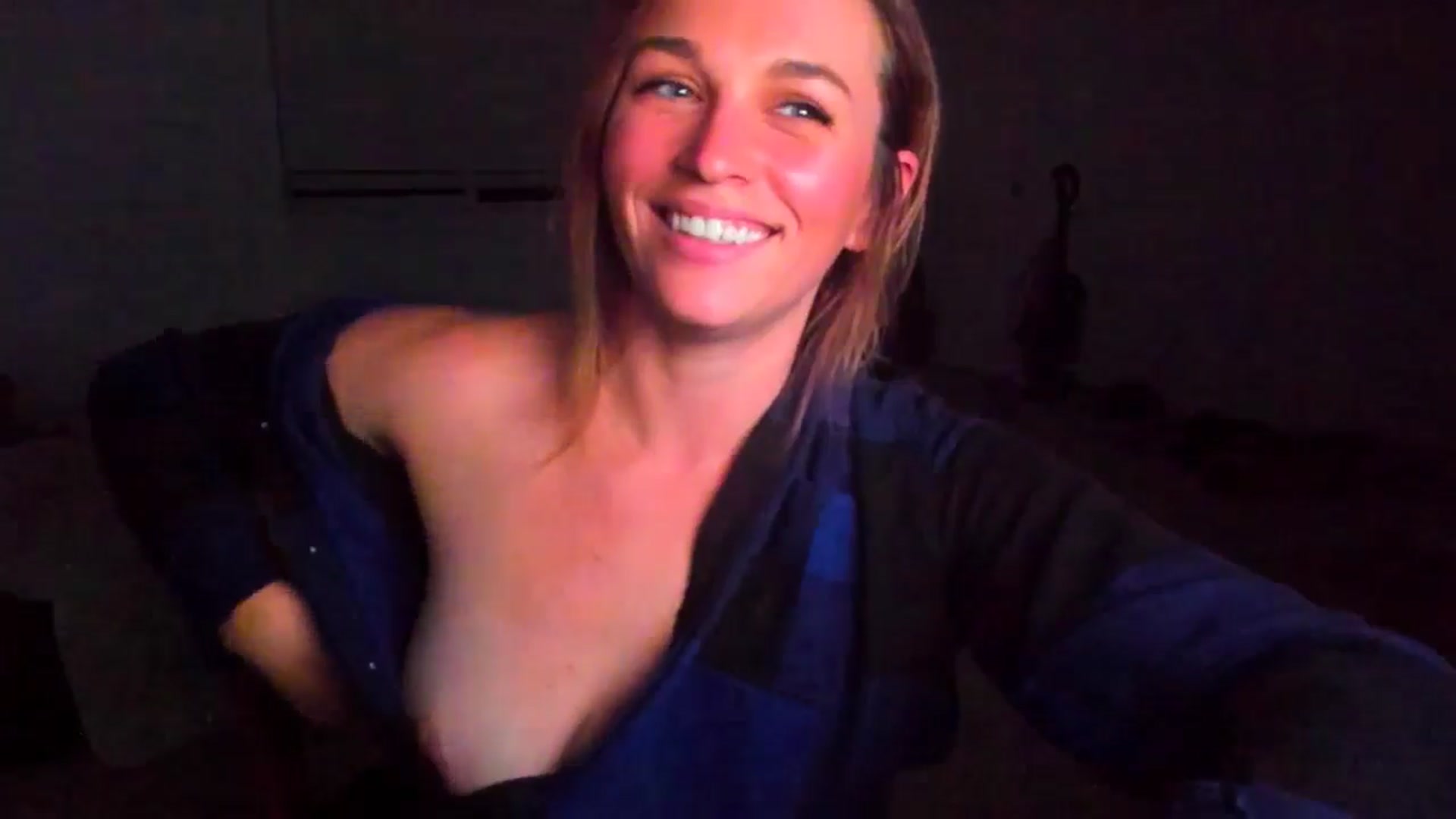 Gallery image thumbnail from adrey_'s myfreecams stream on, 12/22/2024, 05:52 image 2 of 20