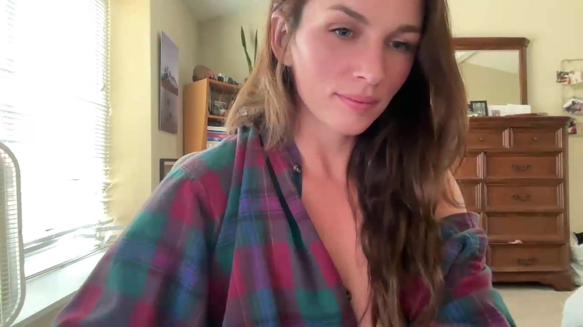 Gallery image thumbnail from adrey_'s myfreecams stream on, 07/21/2026, 22:23 image 4 of 20