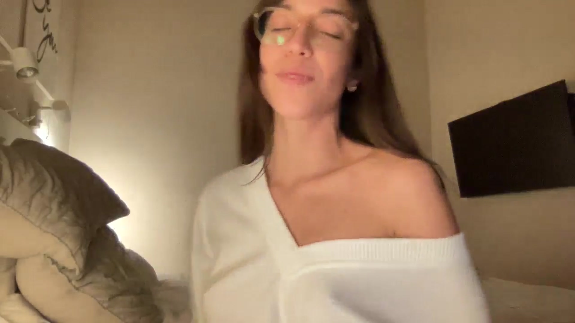 Gallery image thumbnail from adrianavix's myfreecams stream on, 02/24/2025, 02:31 image 8 of 20