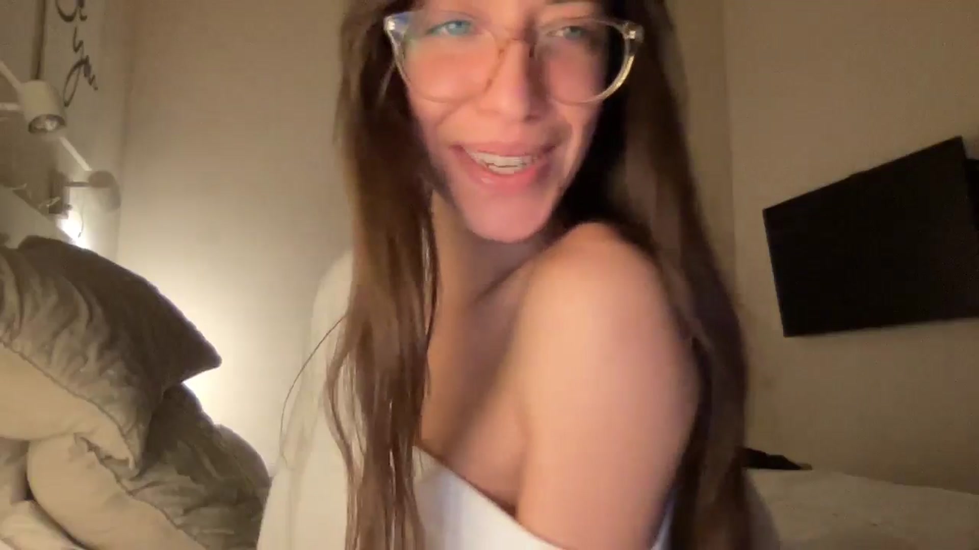 Gallery image thumbnail from adrianavix's myfreecams stream on, 02/24/2025, 02:31 image 4 of 20