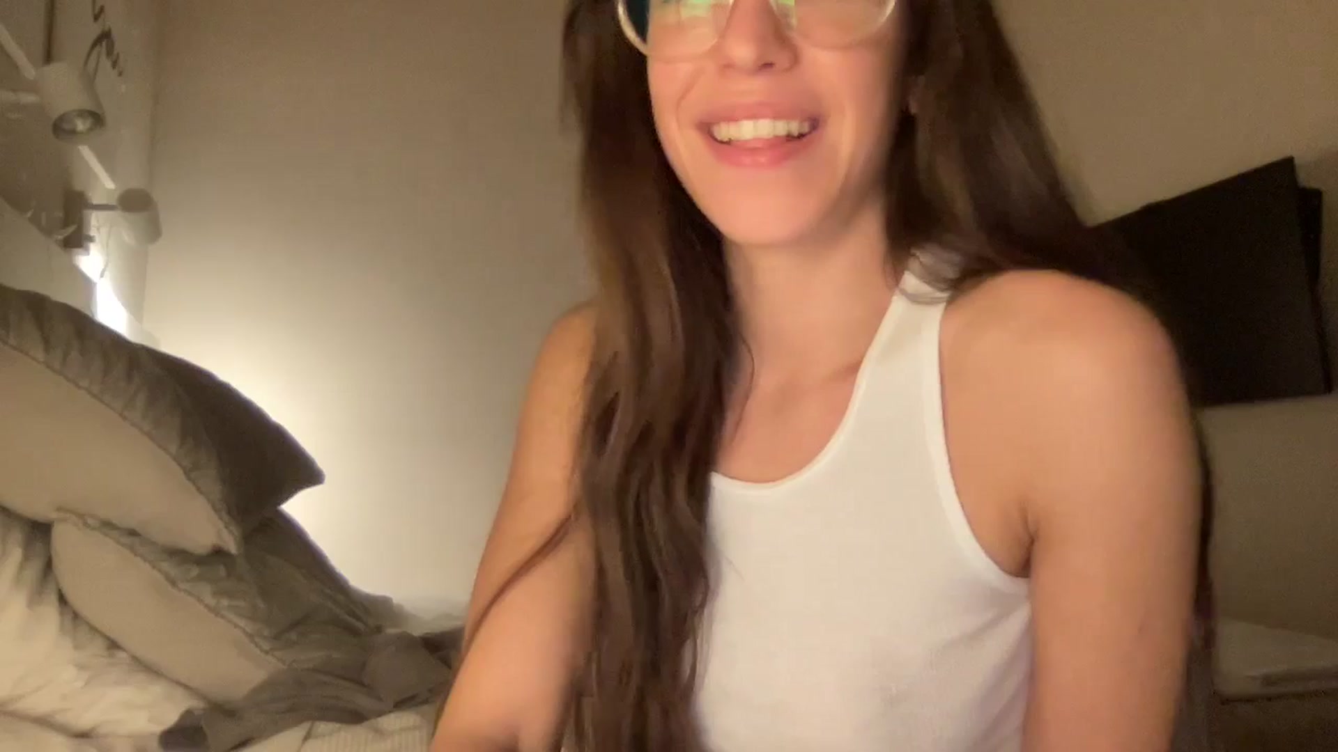 Gallery image thumbnail from adrianavix's myfreecams stream on, 03/01/2025, 03:45 image 4 of 20