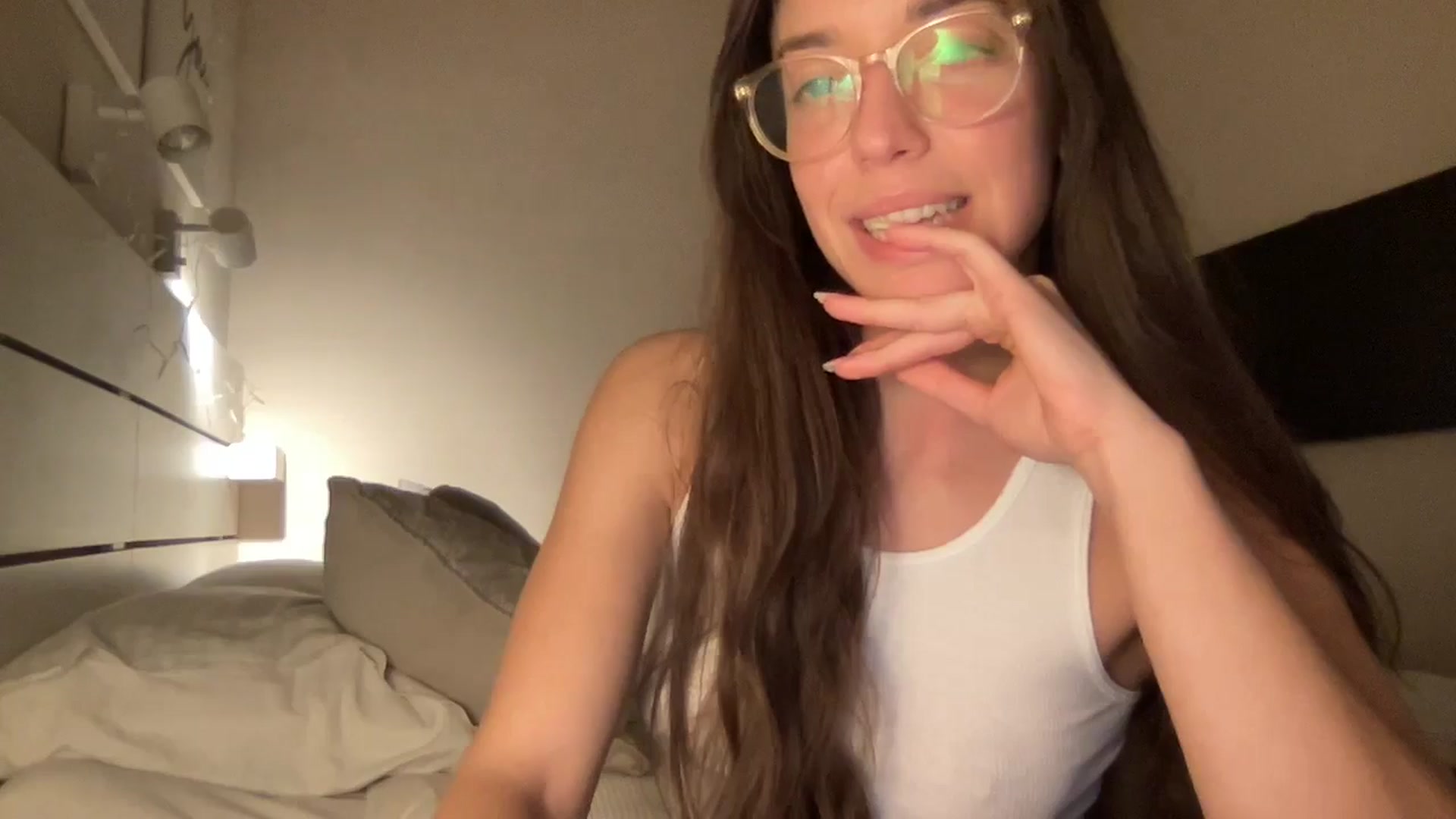 Gallery image thumbnail from adrianavix's myfreecams stream on, 03/06/2025, 22:53 image 16 of 20