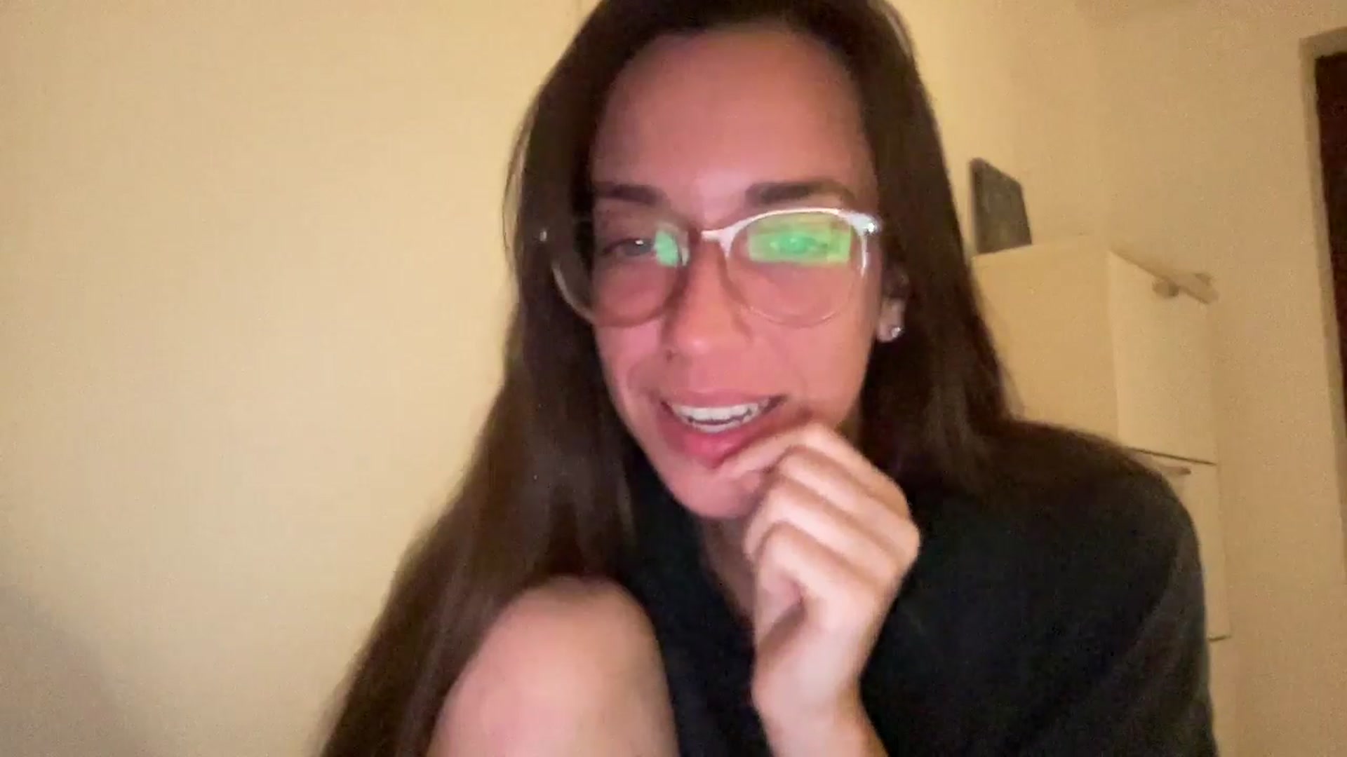 Gallery image thumbnail from adrianavix's myfreecams stream on, 05/31/2025, 23:52 image 5 of 20