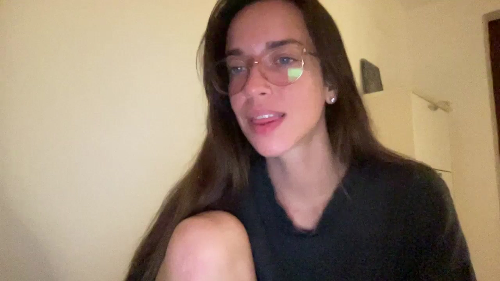 Gallery image thumbnail from adrianavix's myfreecams stream on, 05/31/2025, 23:52 image 4 of 20