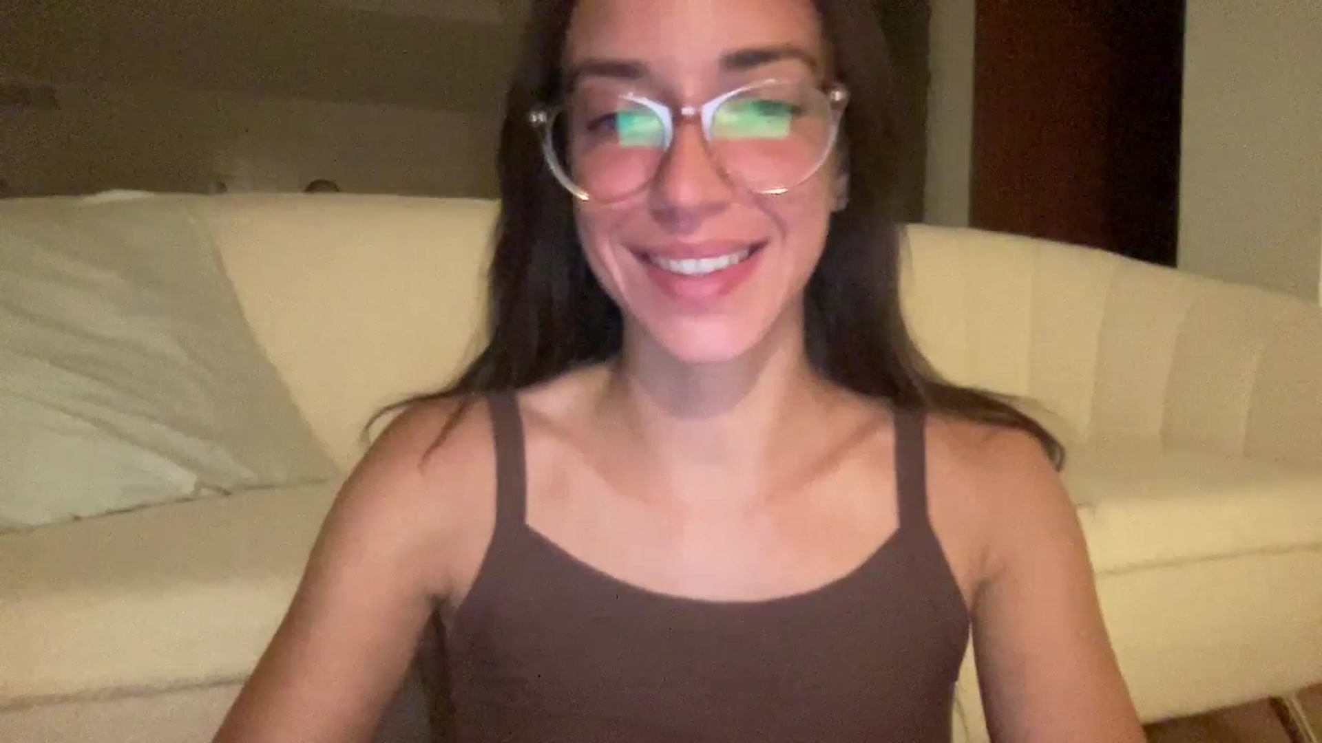 Gallery image thumbnail from adrianavix's myfreecams stream on, 06/20/2025, 24:10 image 17 of 20