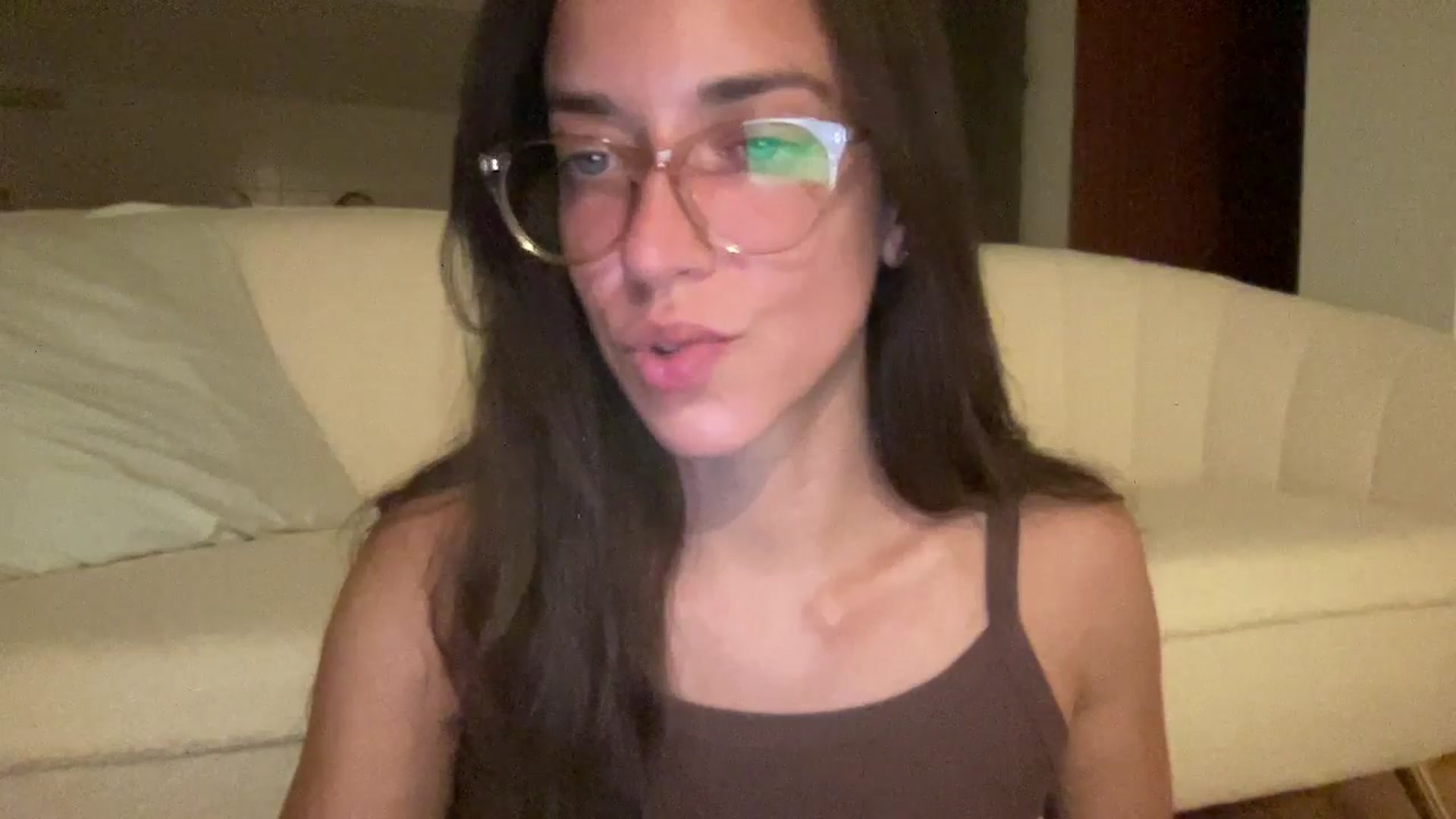 Gallery image thumbnail from adrianavix's myfreecams stream on, 06/20/2025, 24:10 image 15 of 20