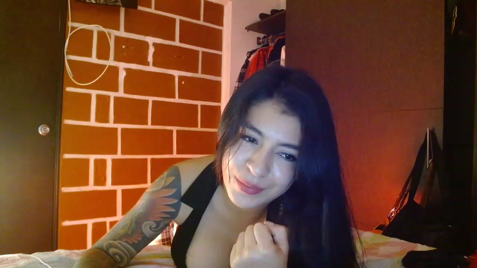 Gallery image thumbnail from afrodita97's myfreecams stream on, 02/06/2023, 04:09 image 5 of 20