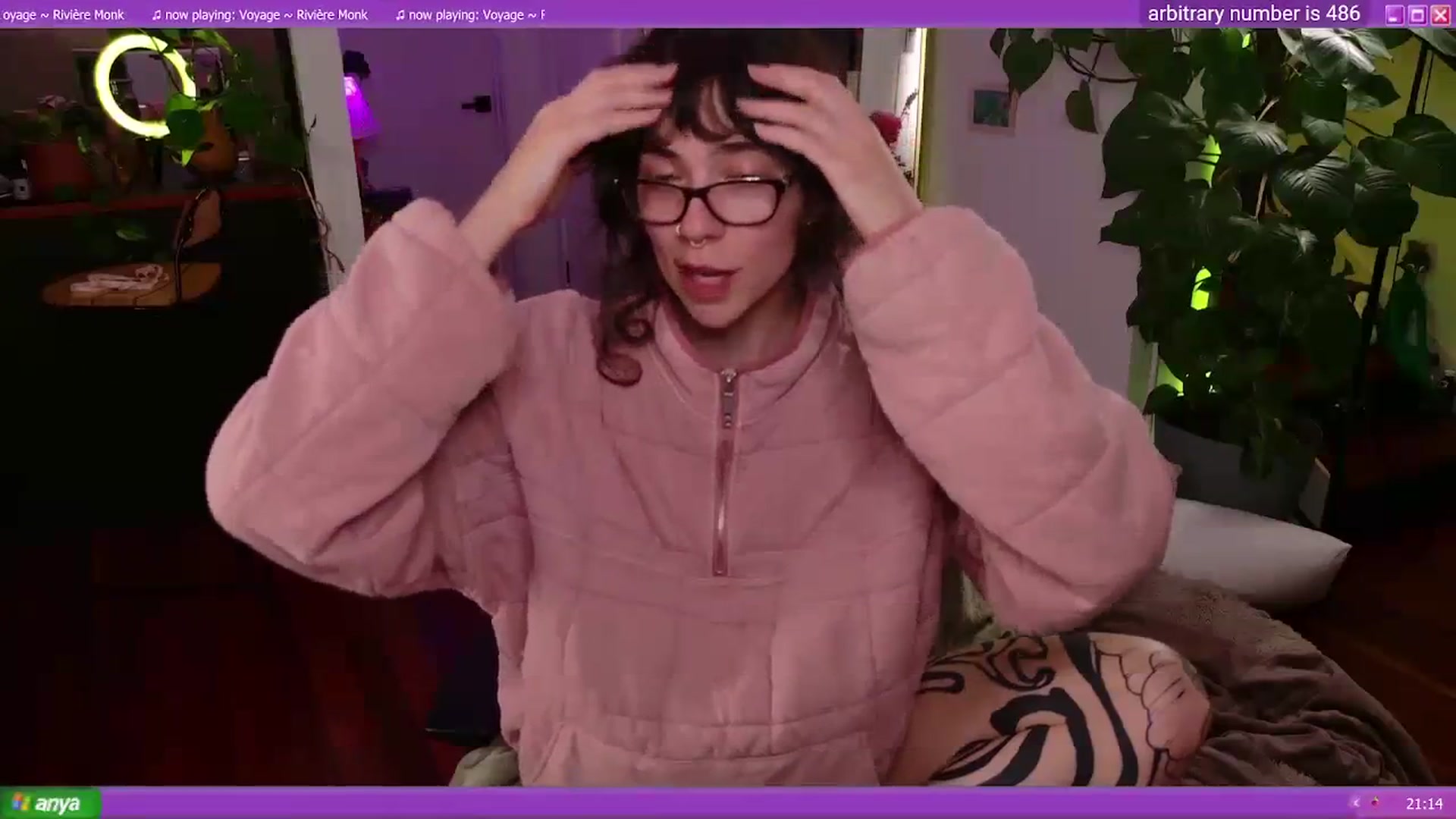 Gallery image thumbnail from afterglow's myfreecams stream on, 04/04/2024, 11:10 image 5 of 20