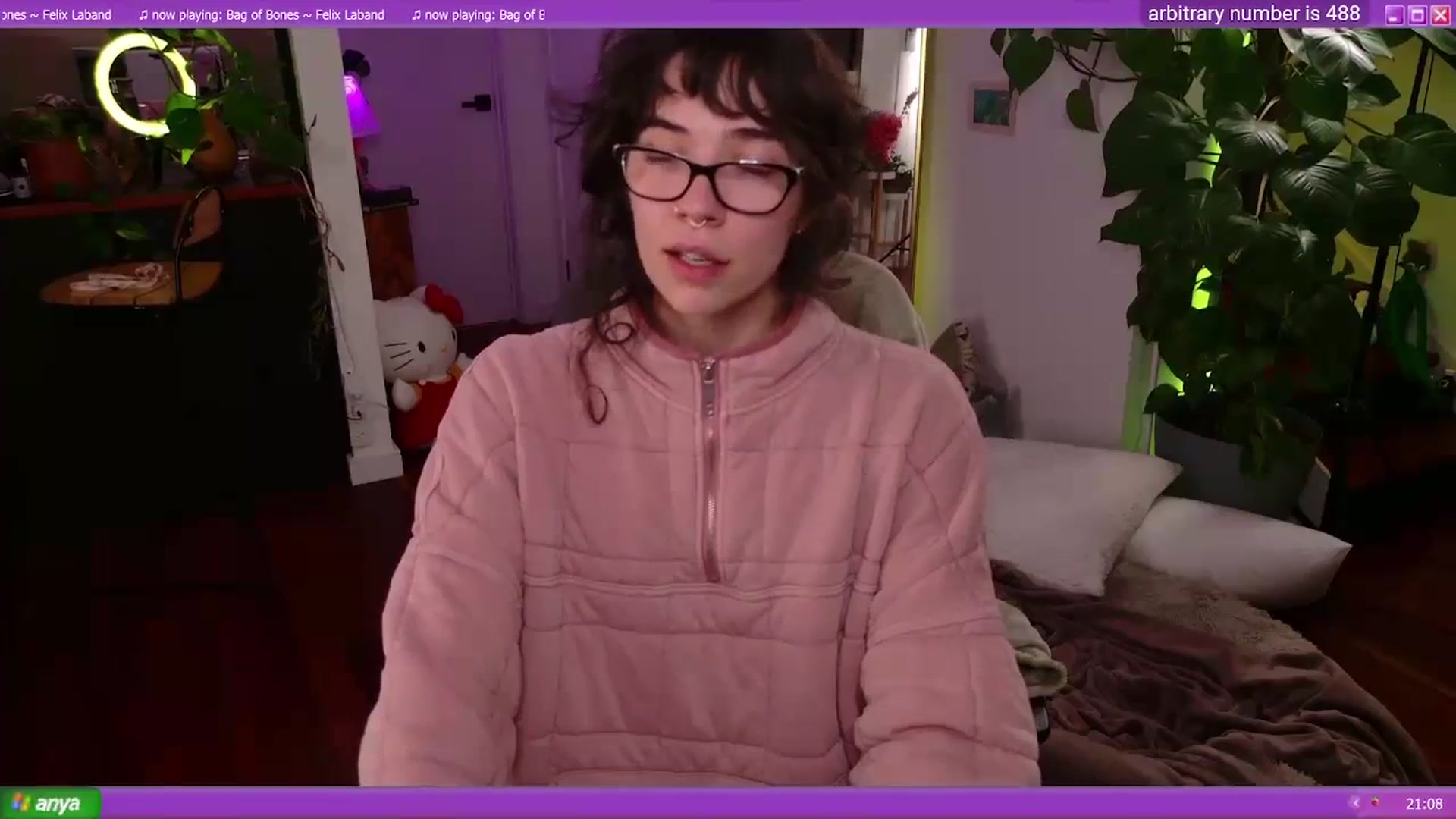 Gallery image thumbnail from afterglow's myfreecams stream on, 04/04/2024, 11:10 image 3 of 20