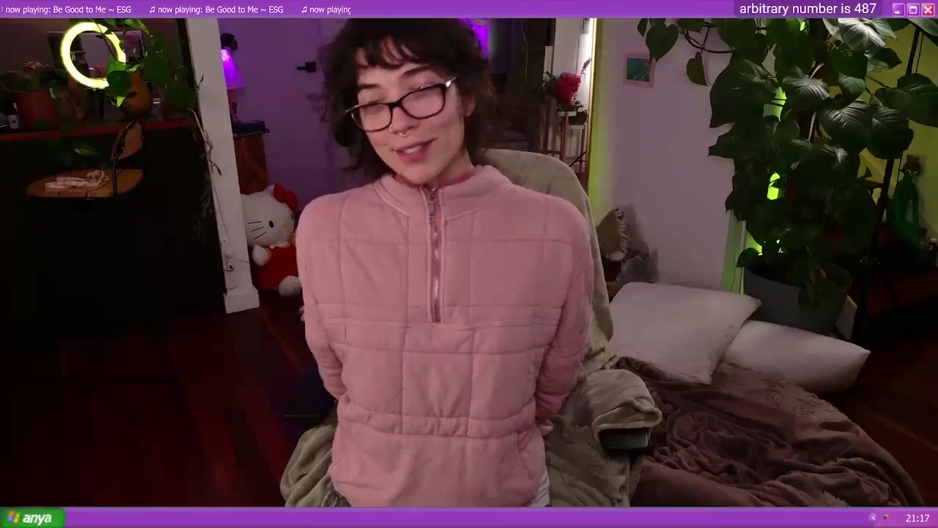 Gallery image thumbnail from afterglow's myfreecams stream on, 04/04/2024, 11:10 image 6 of 20
