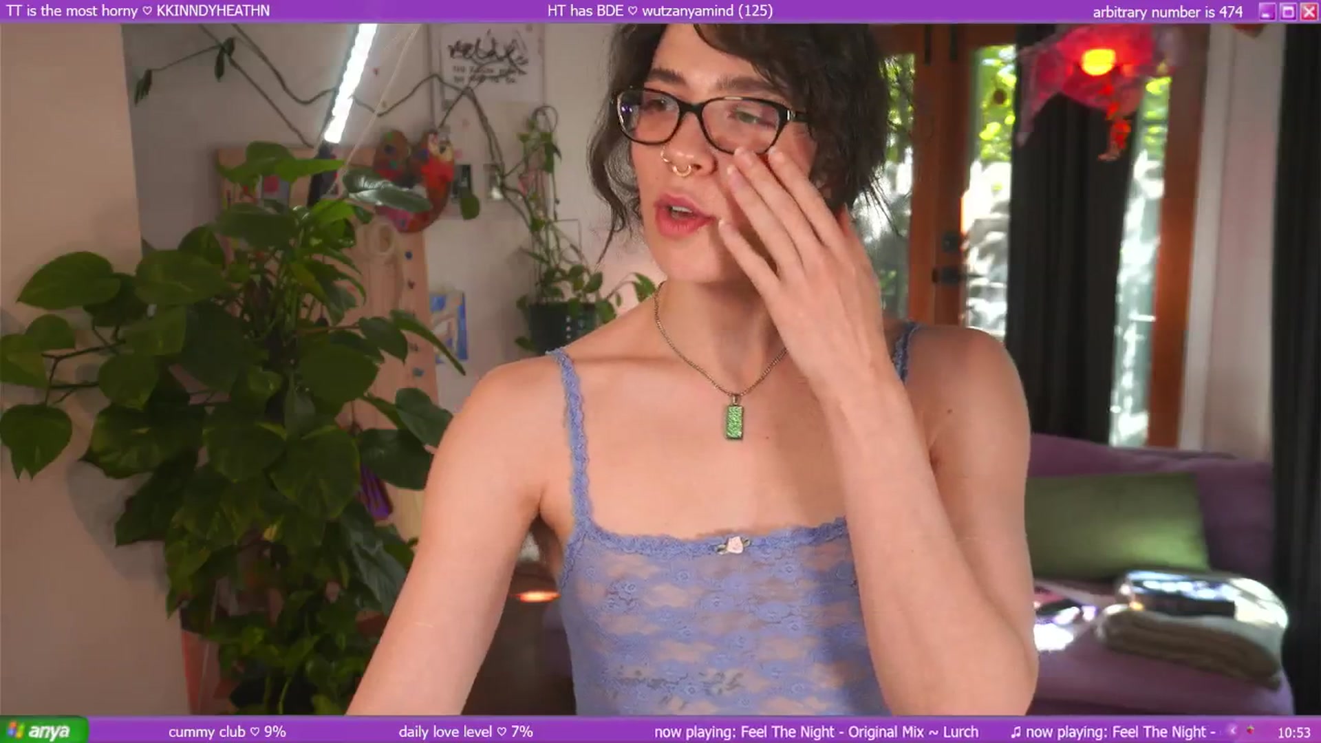Gallery image thumbnail from afterglow's myfreecams stream on, 04/01/2025, 01:10 image 15 of 20