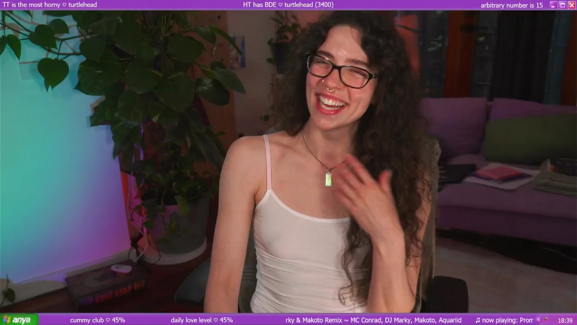 Gallery image thumbnail from afterglow's myfreecams stream on, 04/01/2025, 08:50 image 6 of 20
