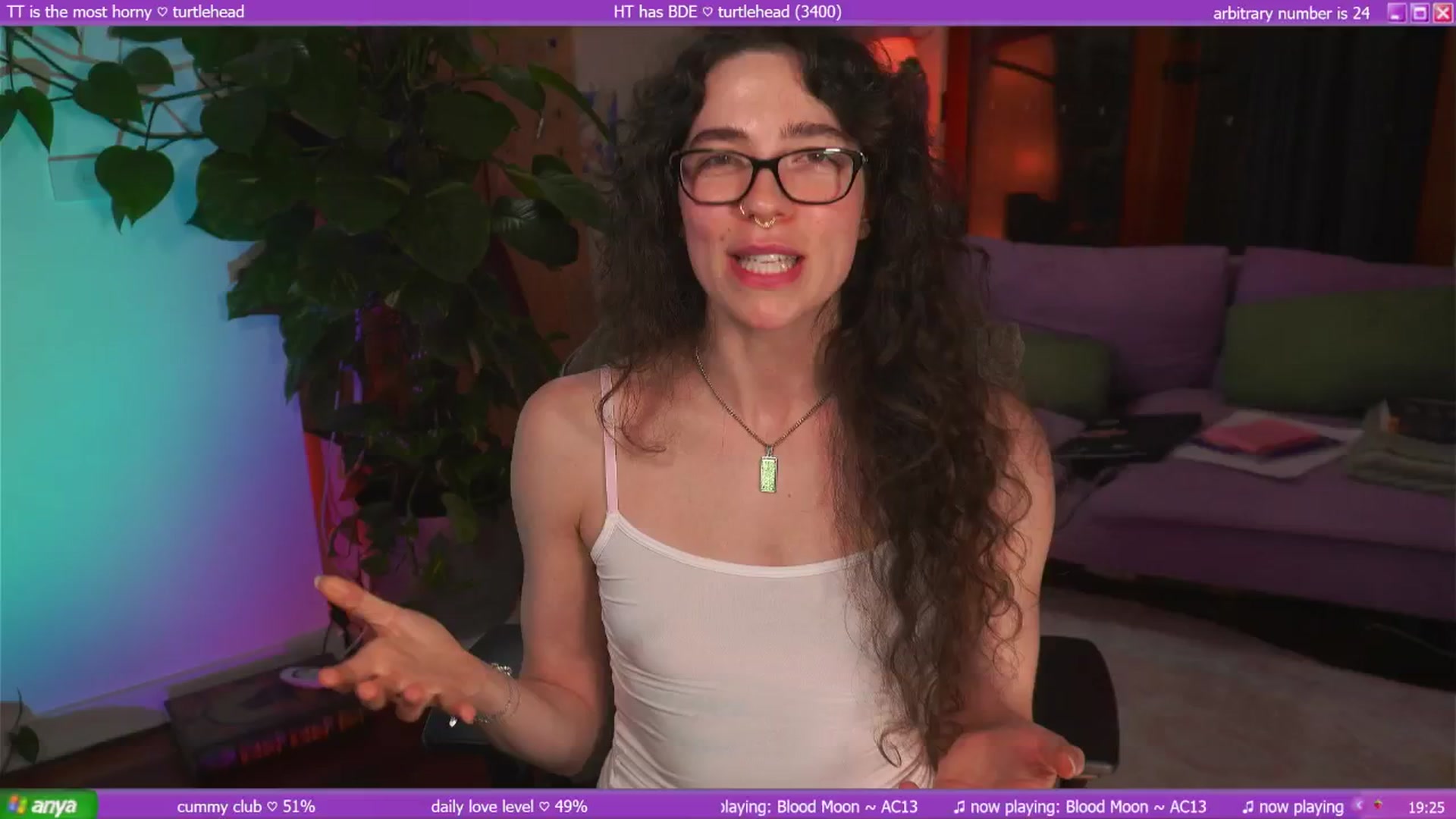 Gallery image thumbnail from afterglow's myfreecams stream on, 04/01/2025, 08:50 image 16 of 20