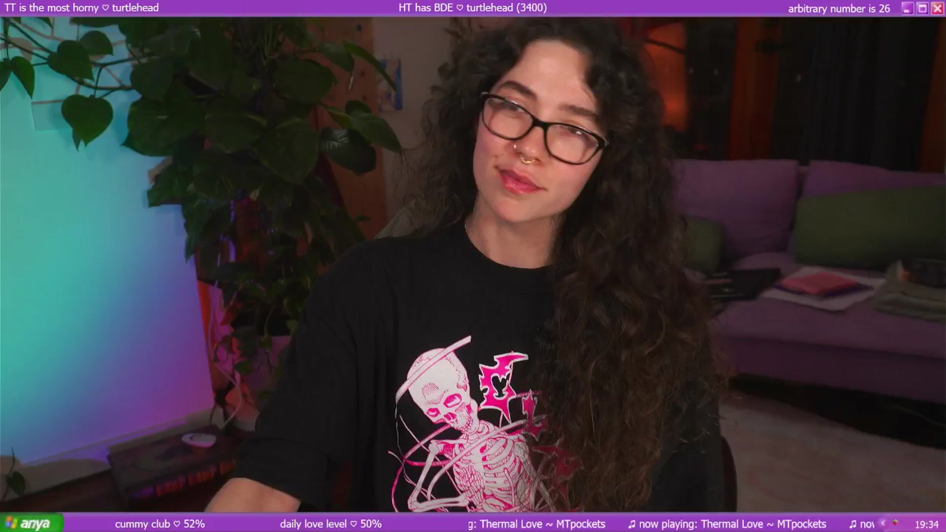 Gallery image thumbnail from afterglow's myfreecams stream on, 04/01/2025, 08:50 image 18 of 20