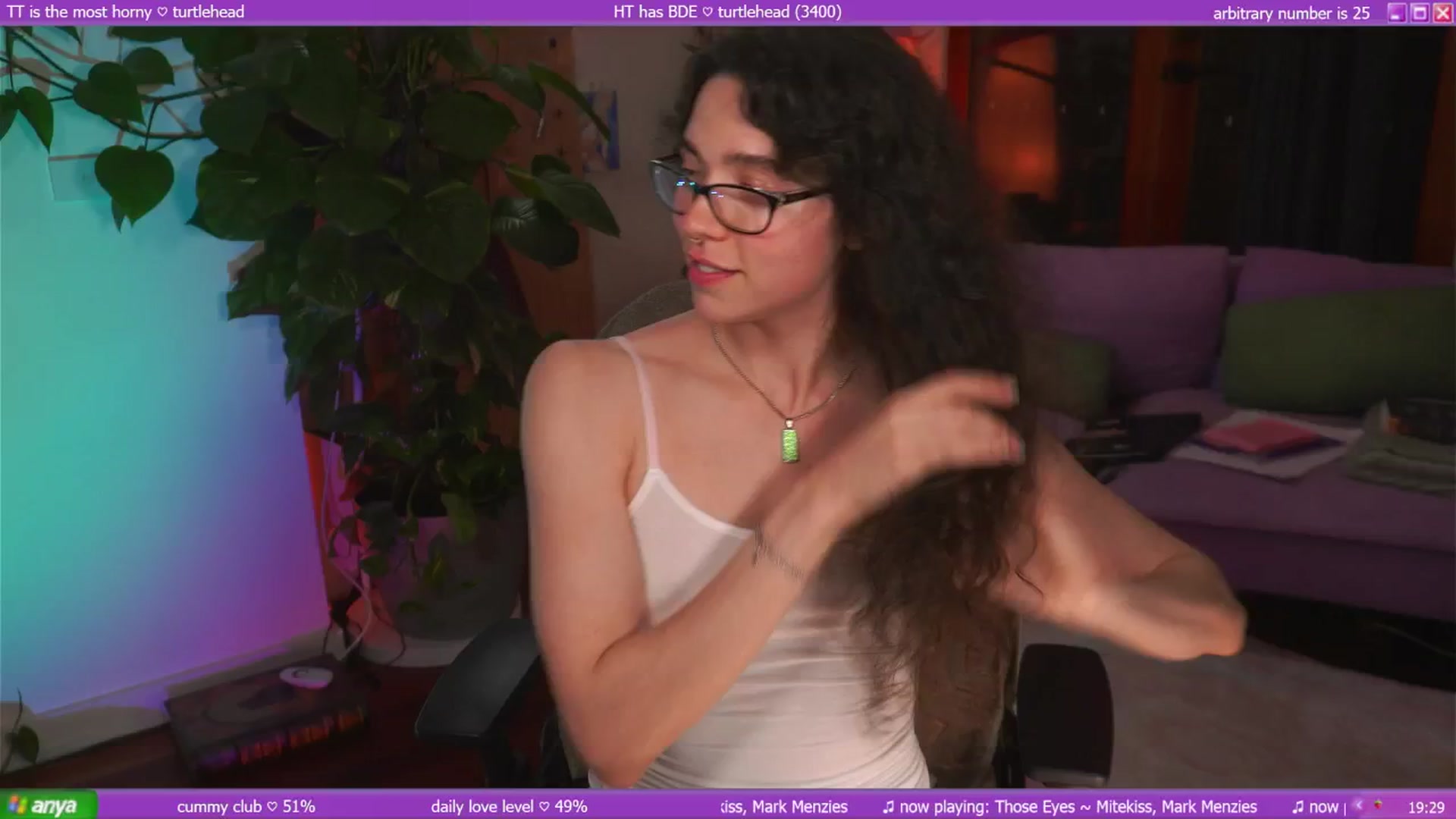 Gallery image thumbnail from afterglow's myfreecams stream on, 04/01/2025, 08:50 image 17 of 20