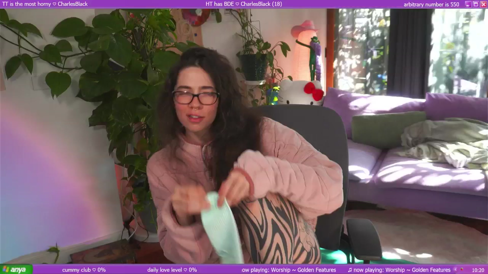 Gallery image thumbnail from afterglow's myfreecams stream on, 04/13/2025, 02:07 image 4 of 20